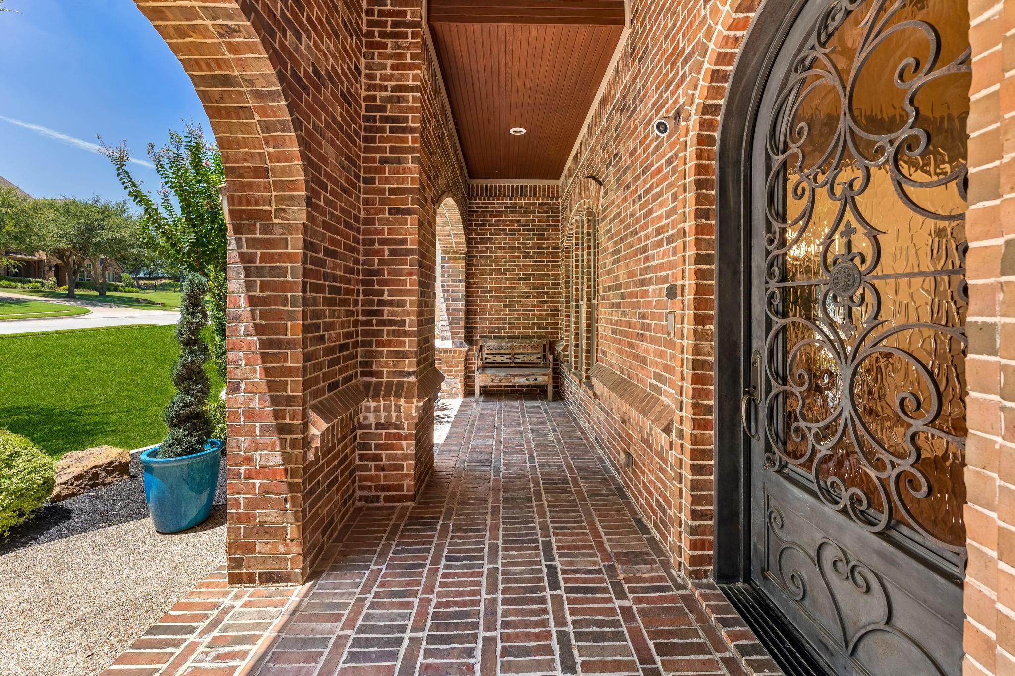 main property photo 4