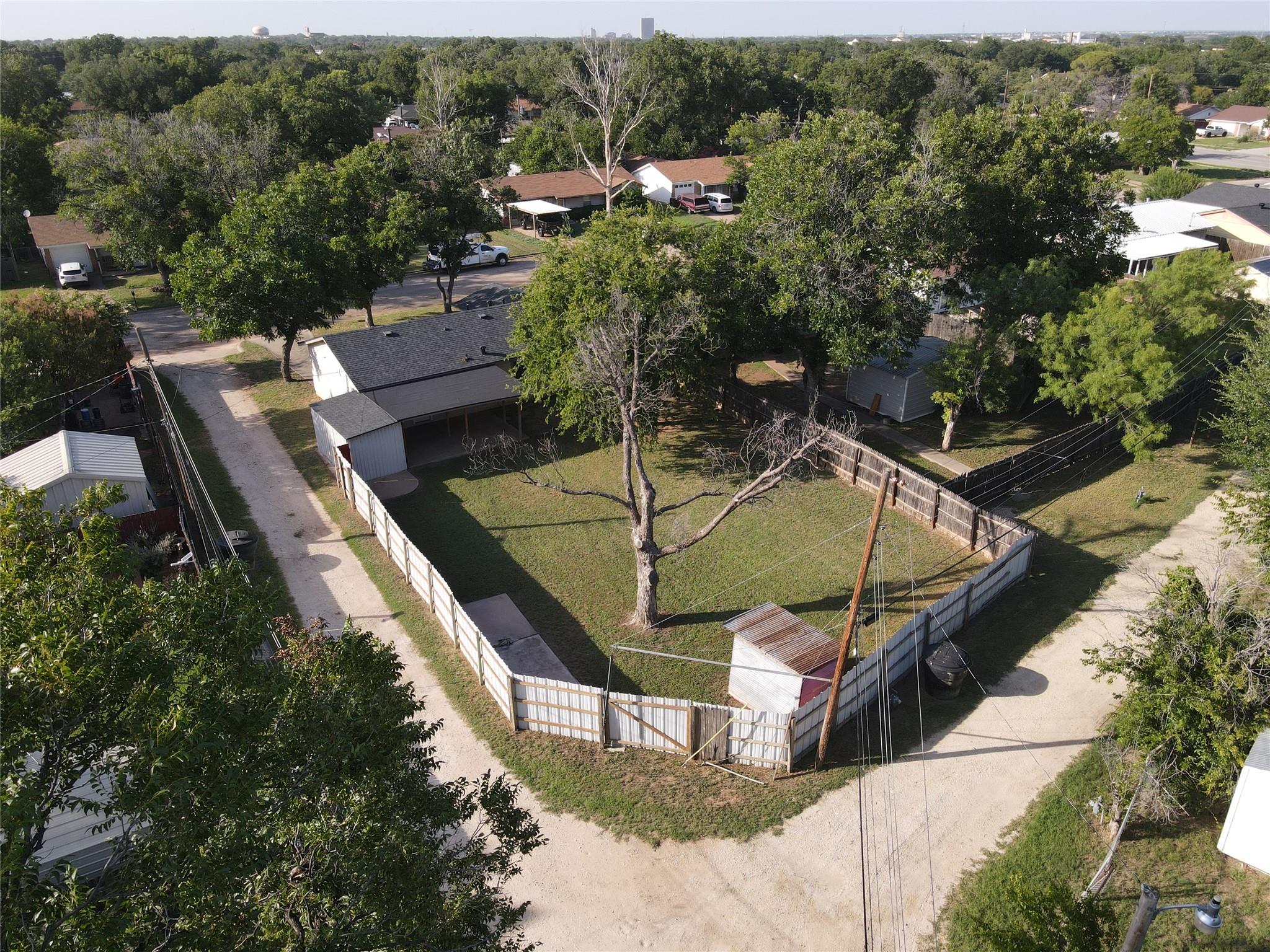 main property photo 34