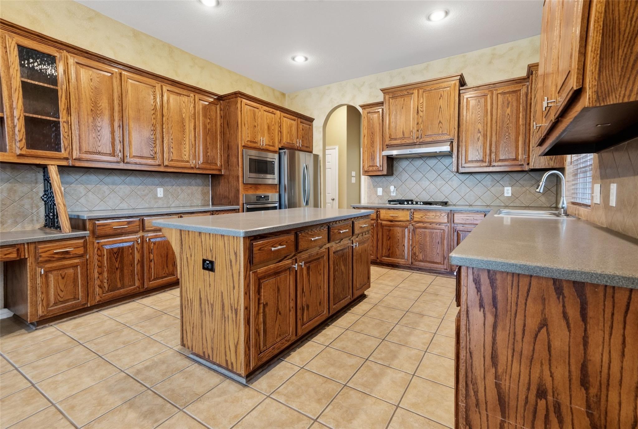 main property photo 10
