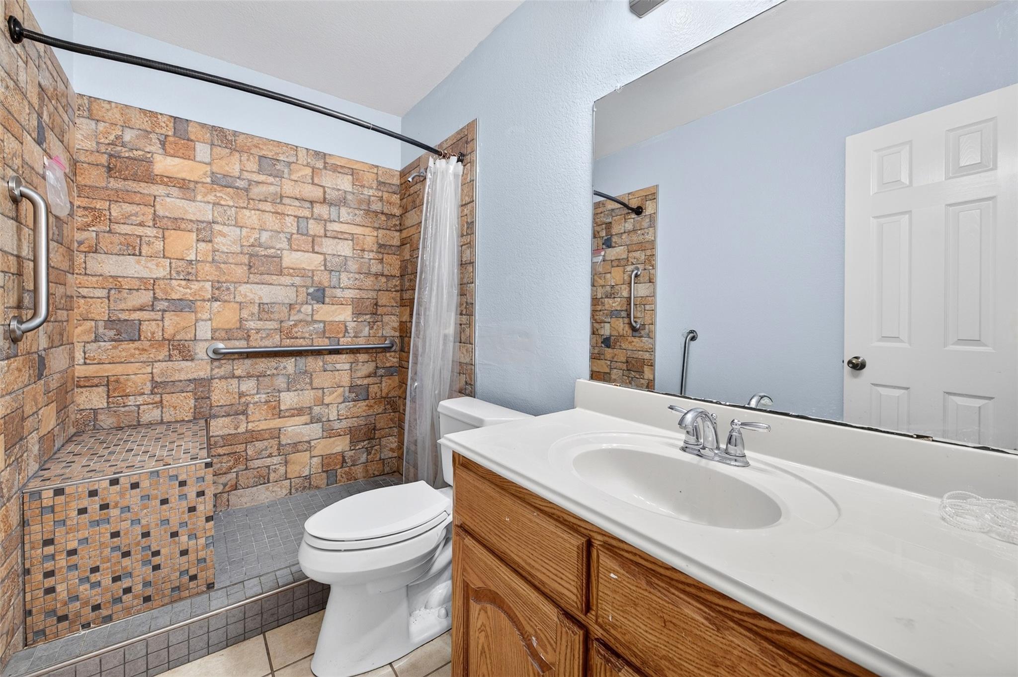 main property photo 14
