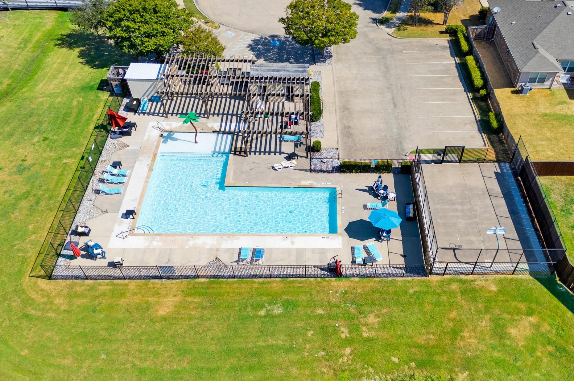 main property photo 30