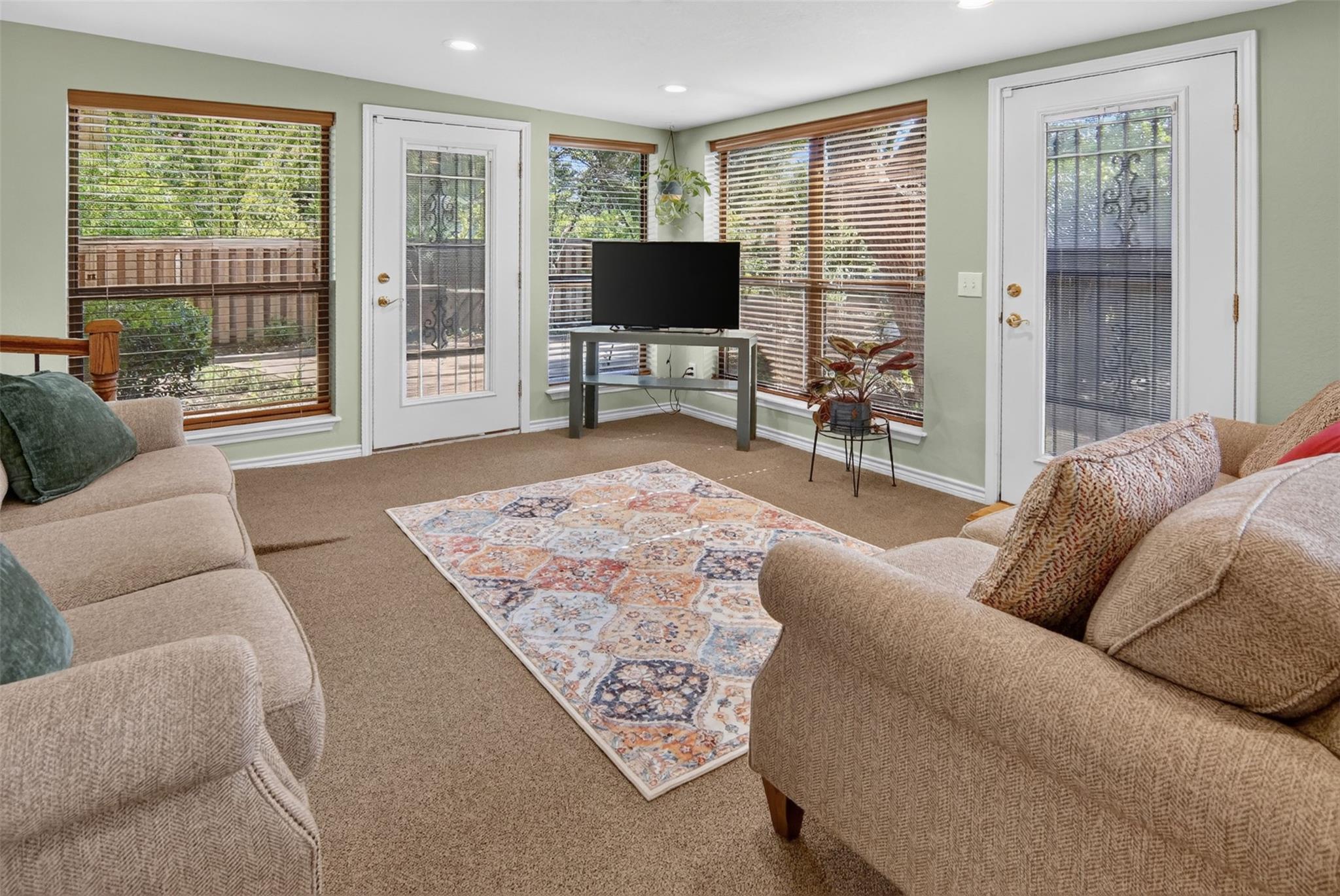 main property photo 16