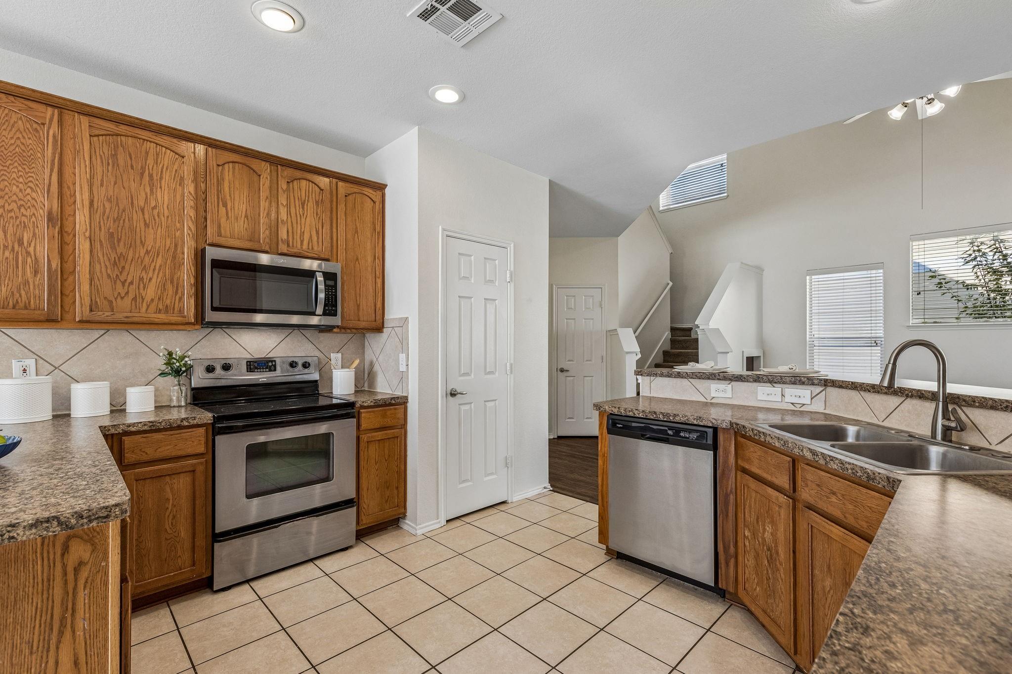 main property photo 11