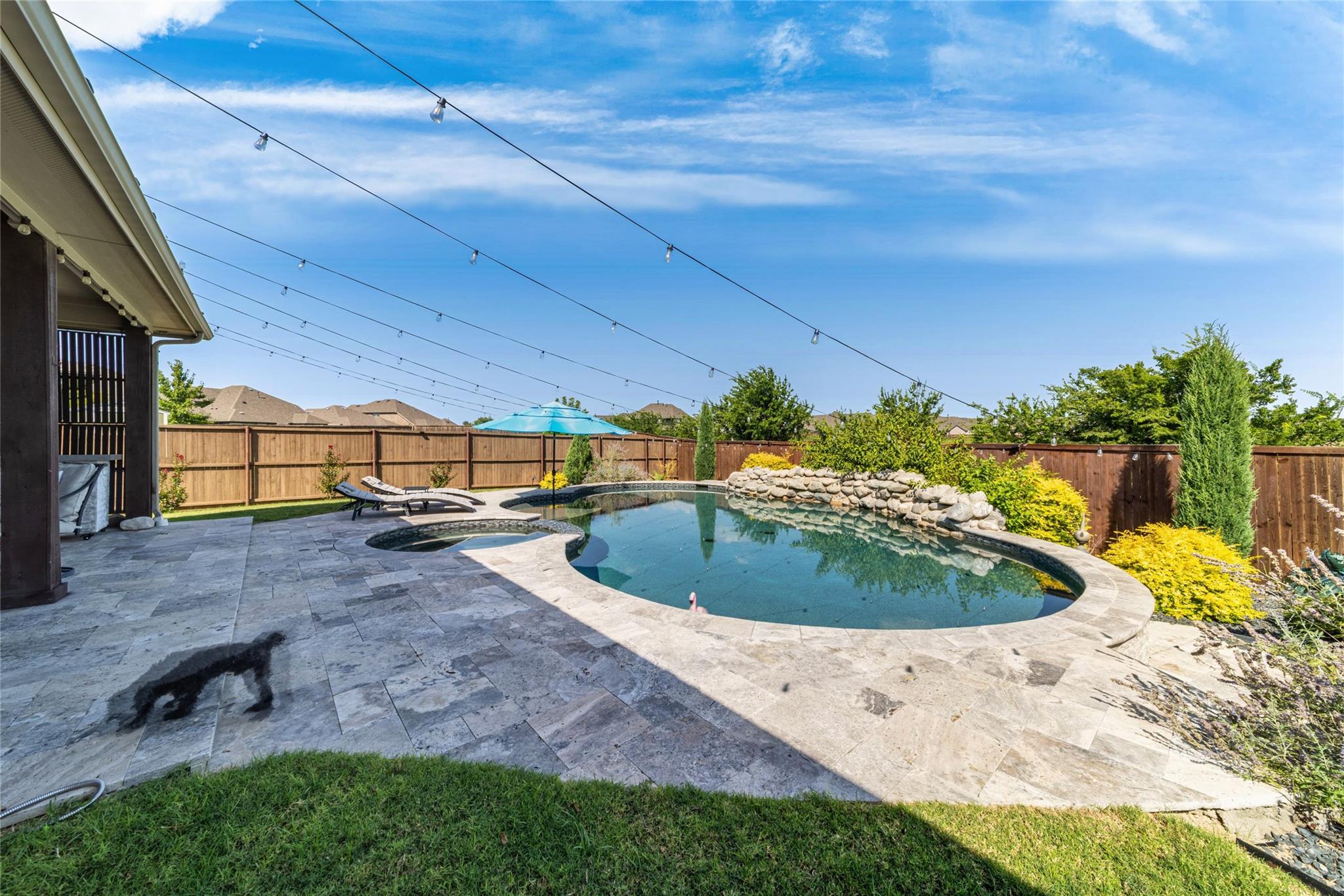 main property photo 10