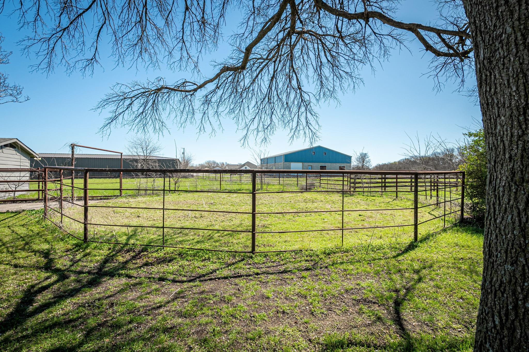main property photo 11