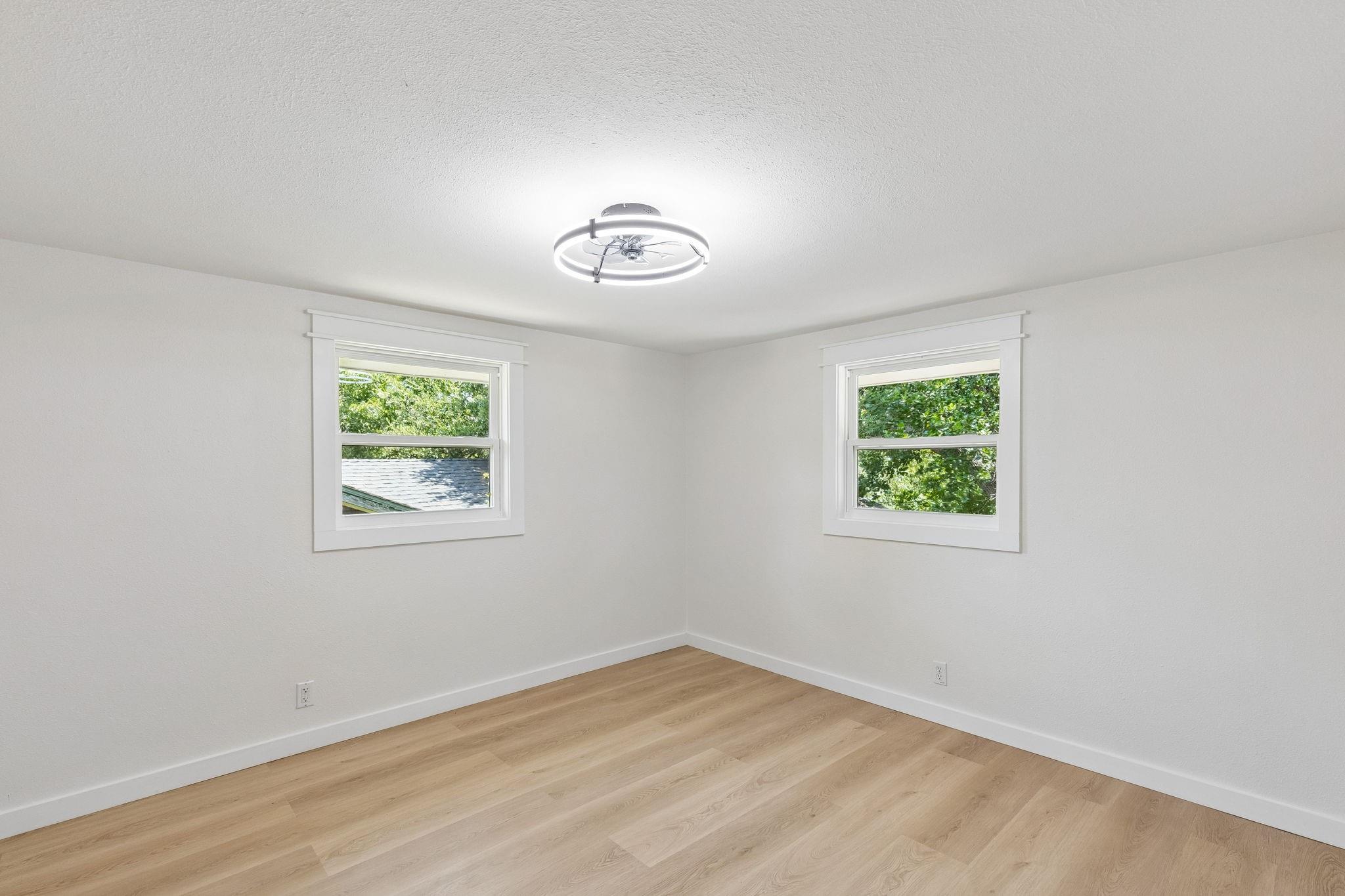 property viewer photo 18