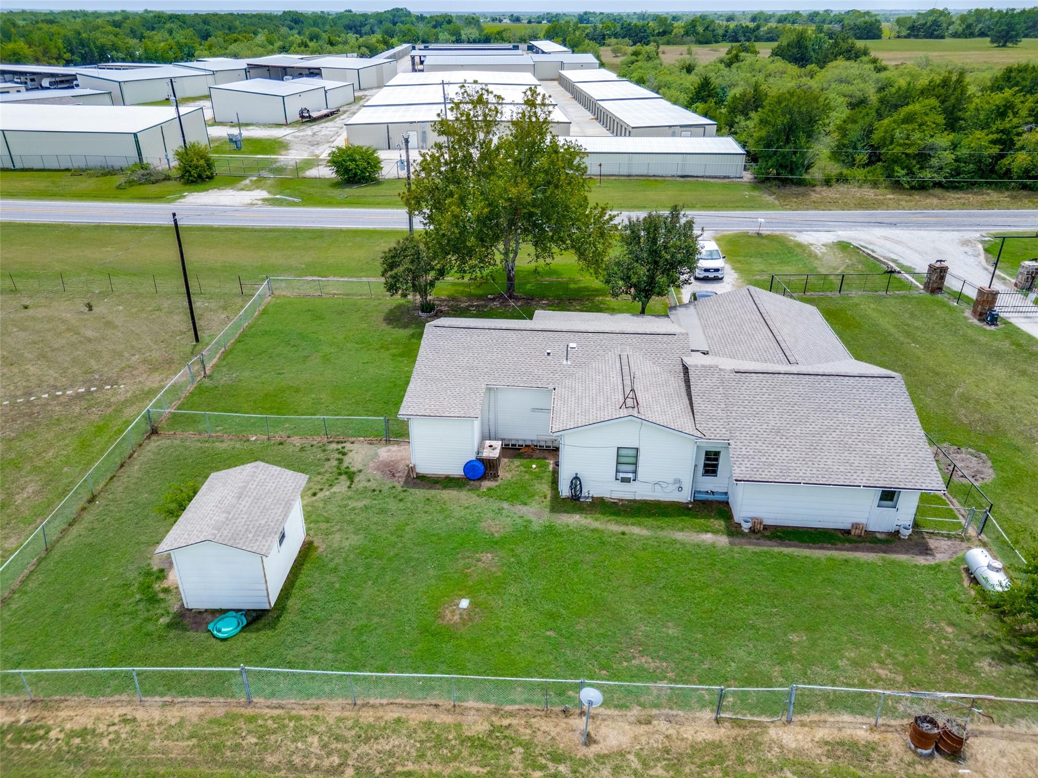 main property photo 9