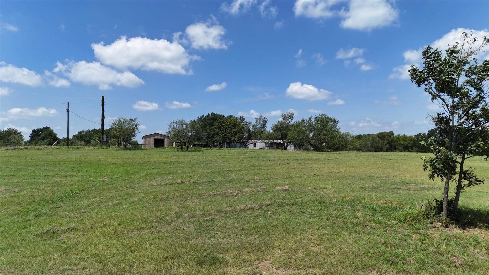 main property photo 11