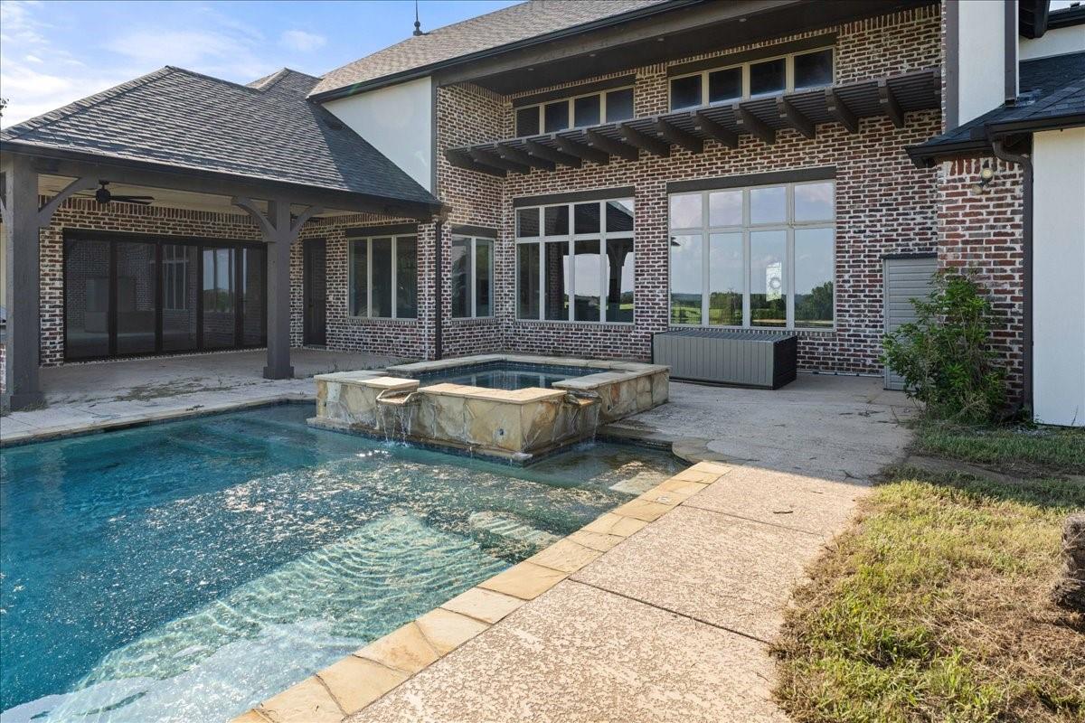 main property photo 37
