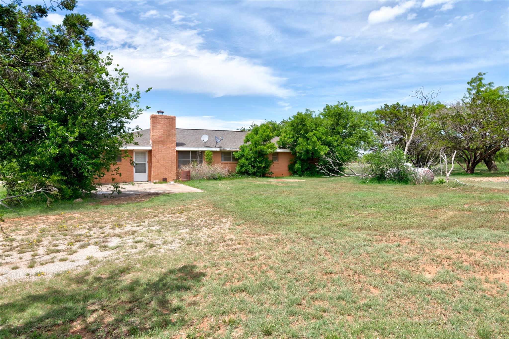 main property photo 35