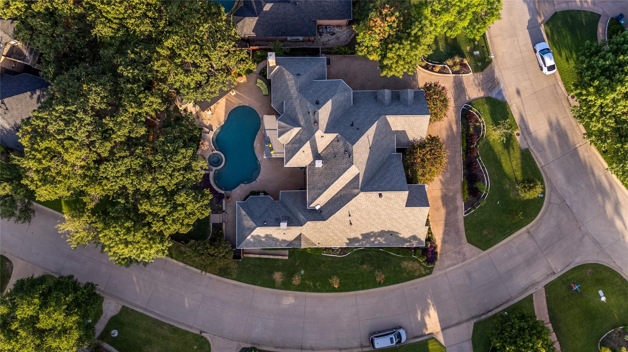 main property photo 36