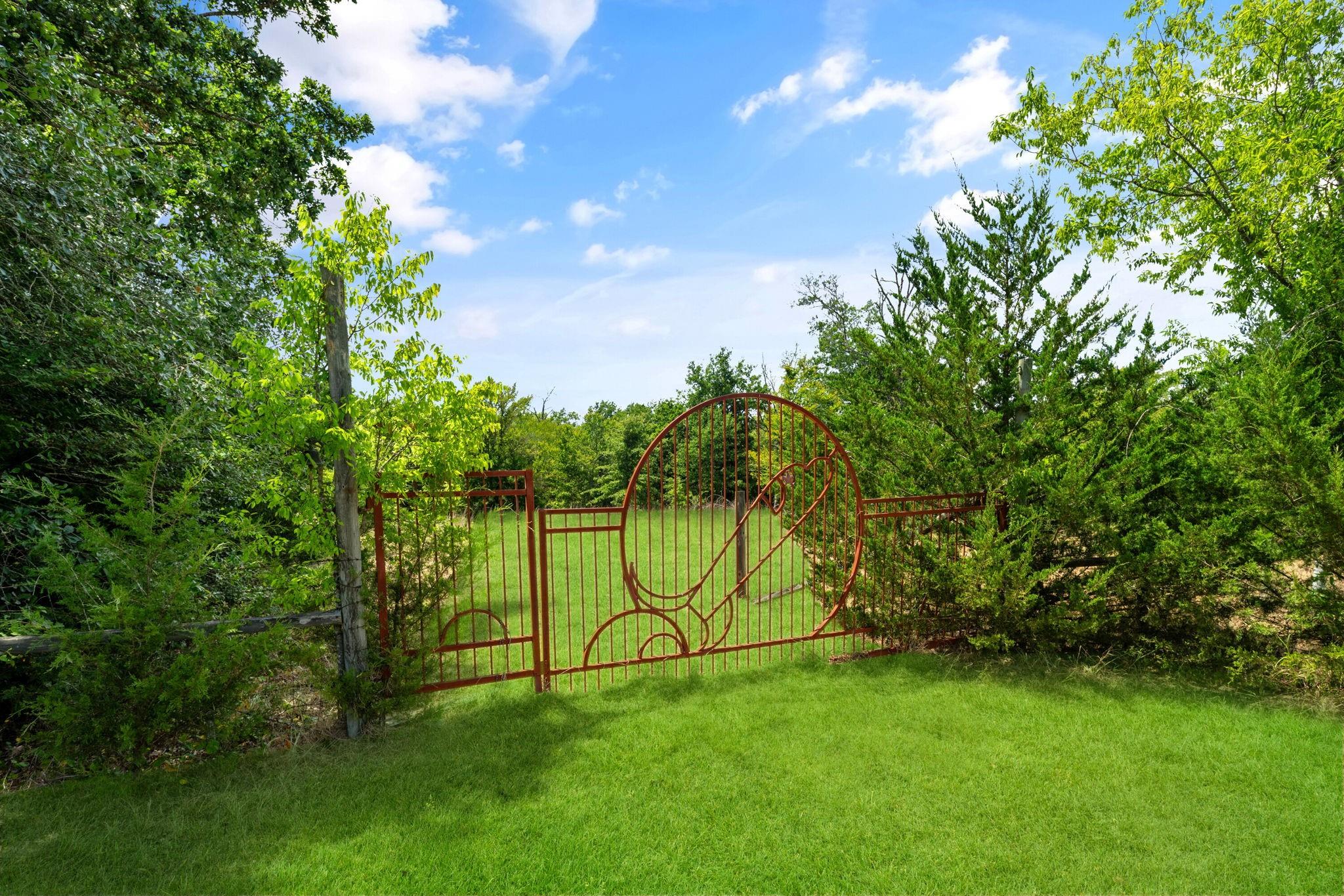 main property photo 7