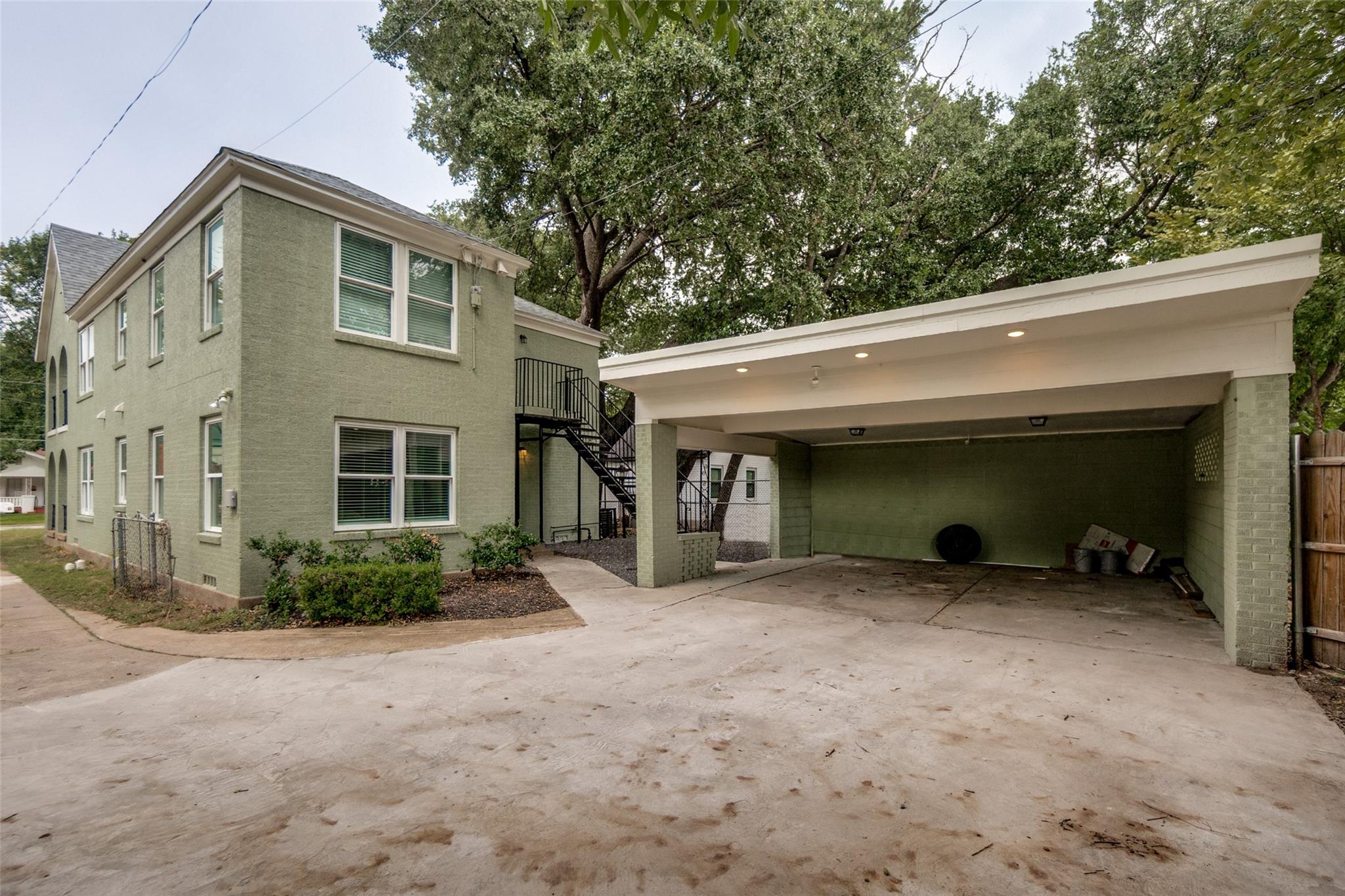 main property photo 11