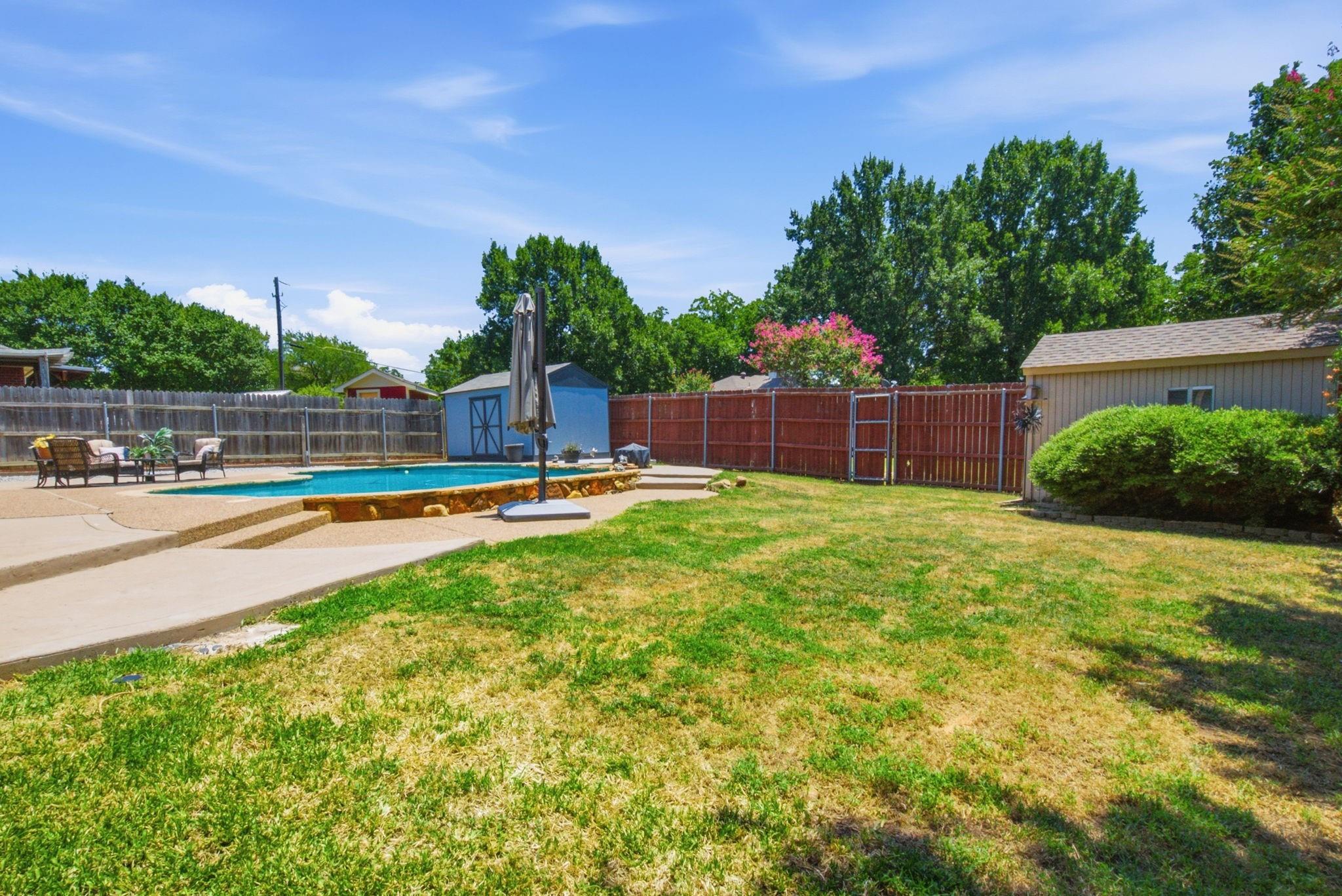 main property photo 37