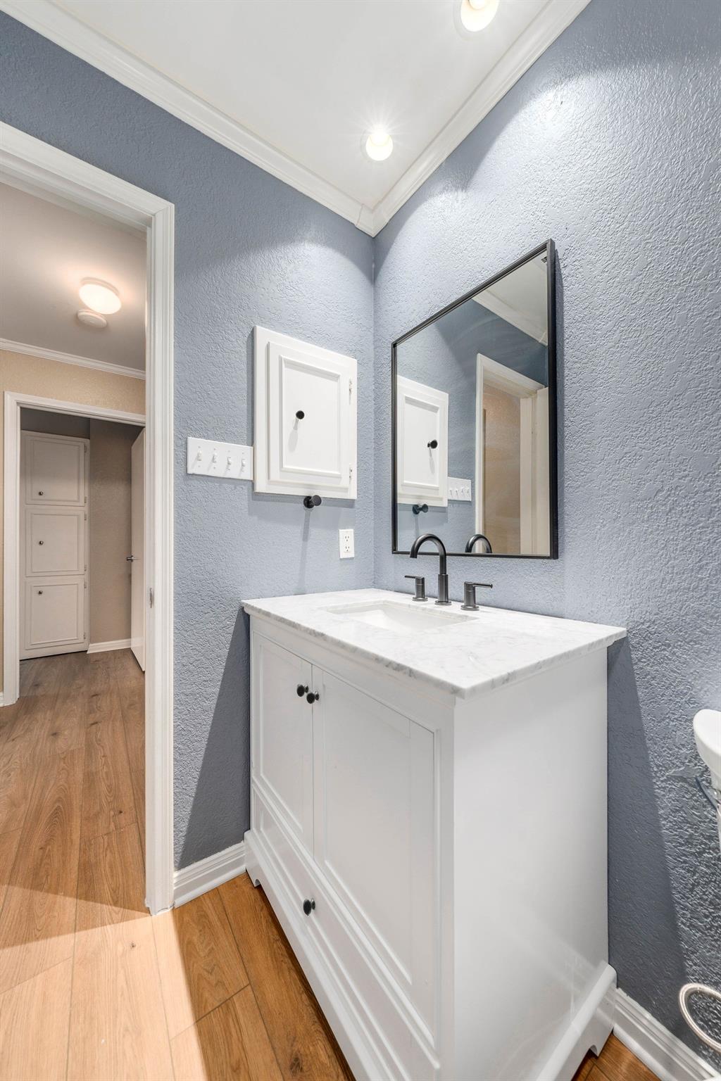 property viewer photo 36