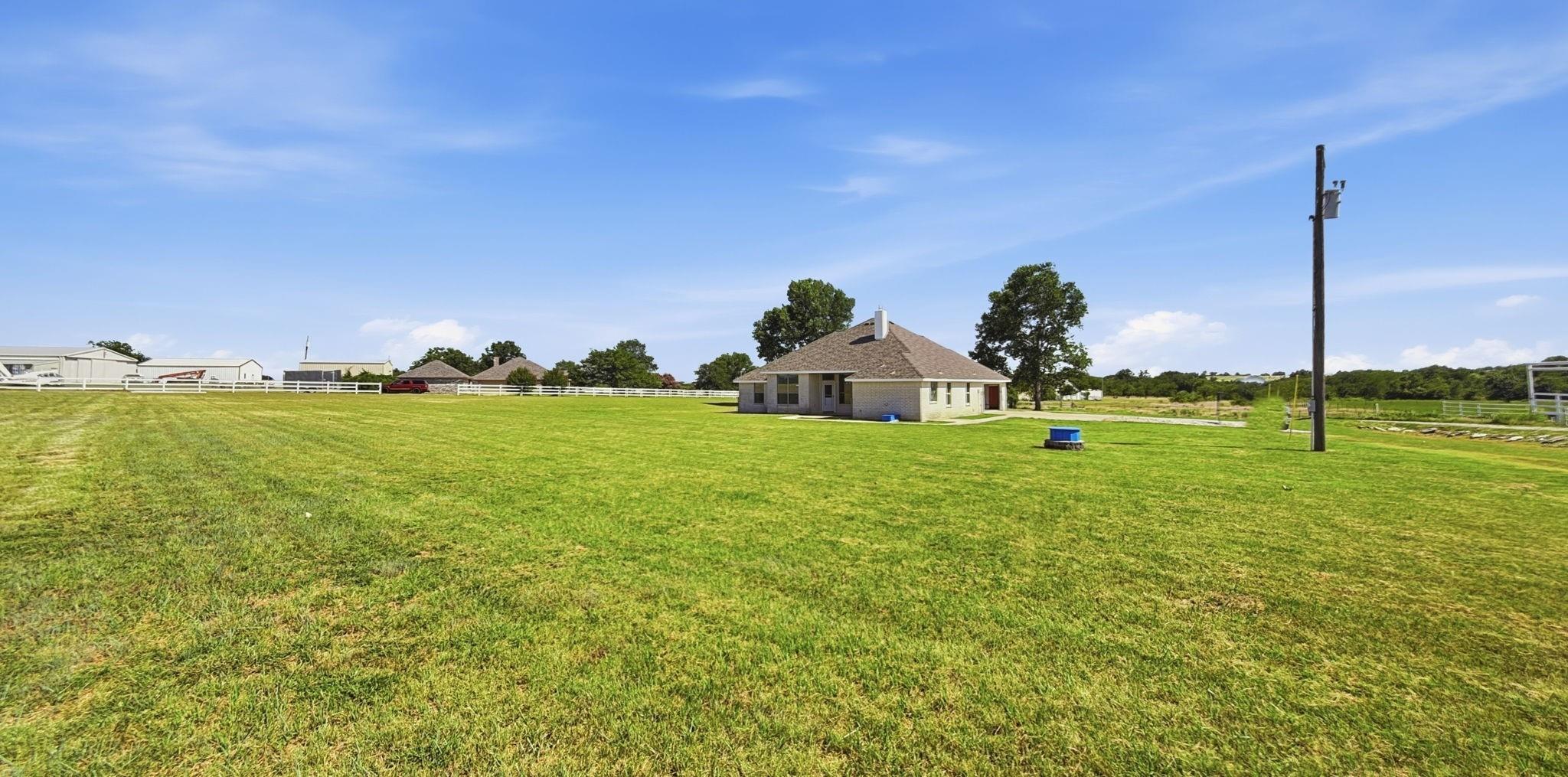 main property photo 11