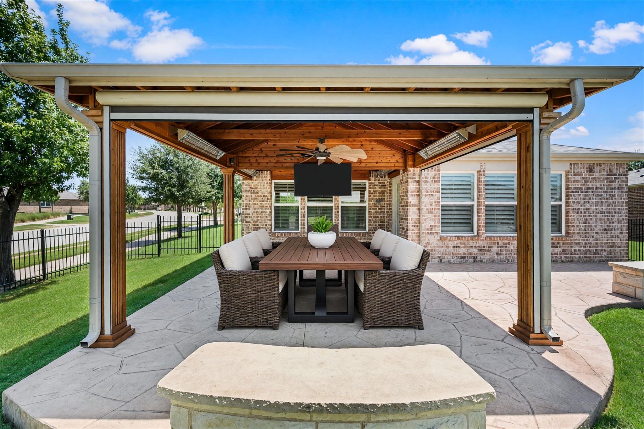 main property photo 5