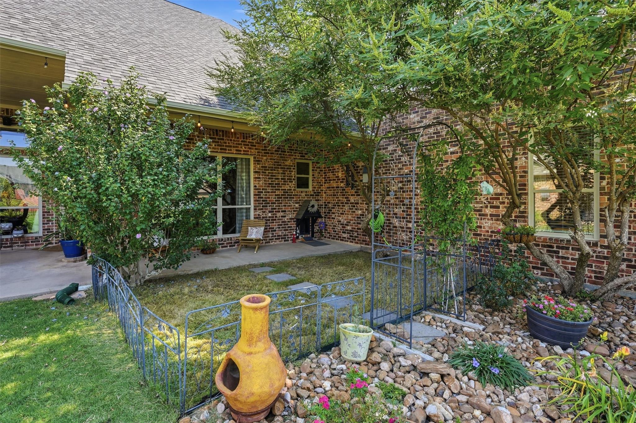 main property photo 31