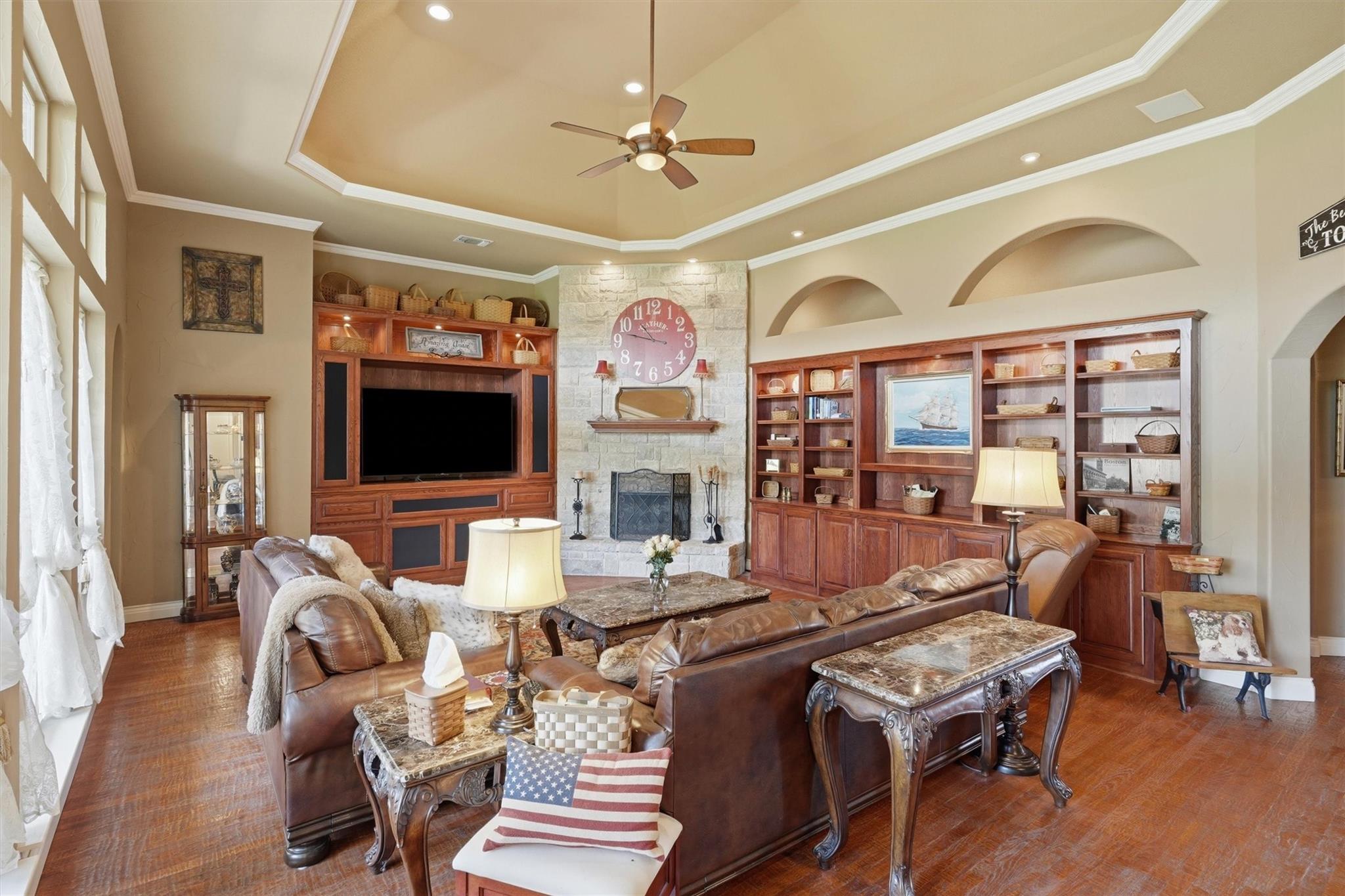 main property photo 9