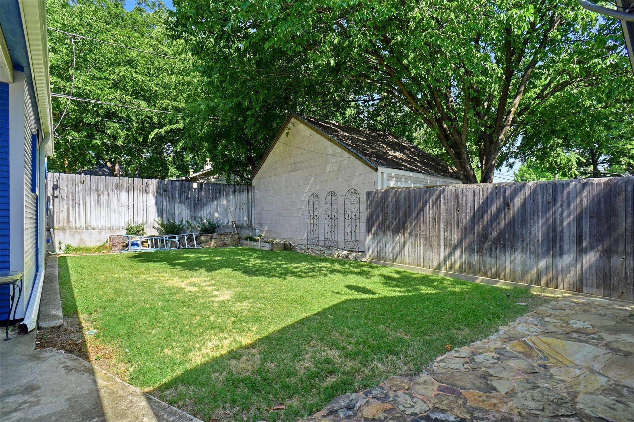 main property photo 37