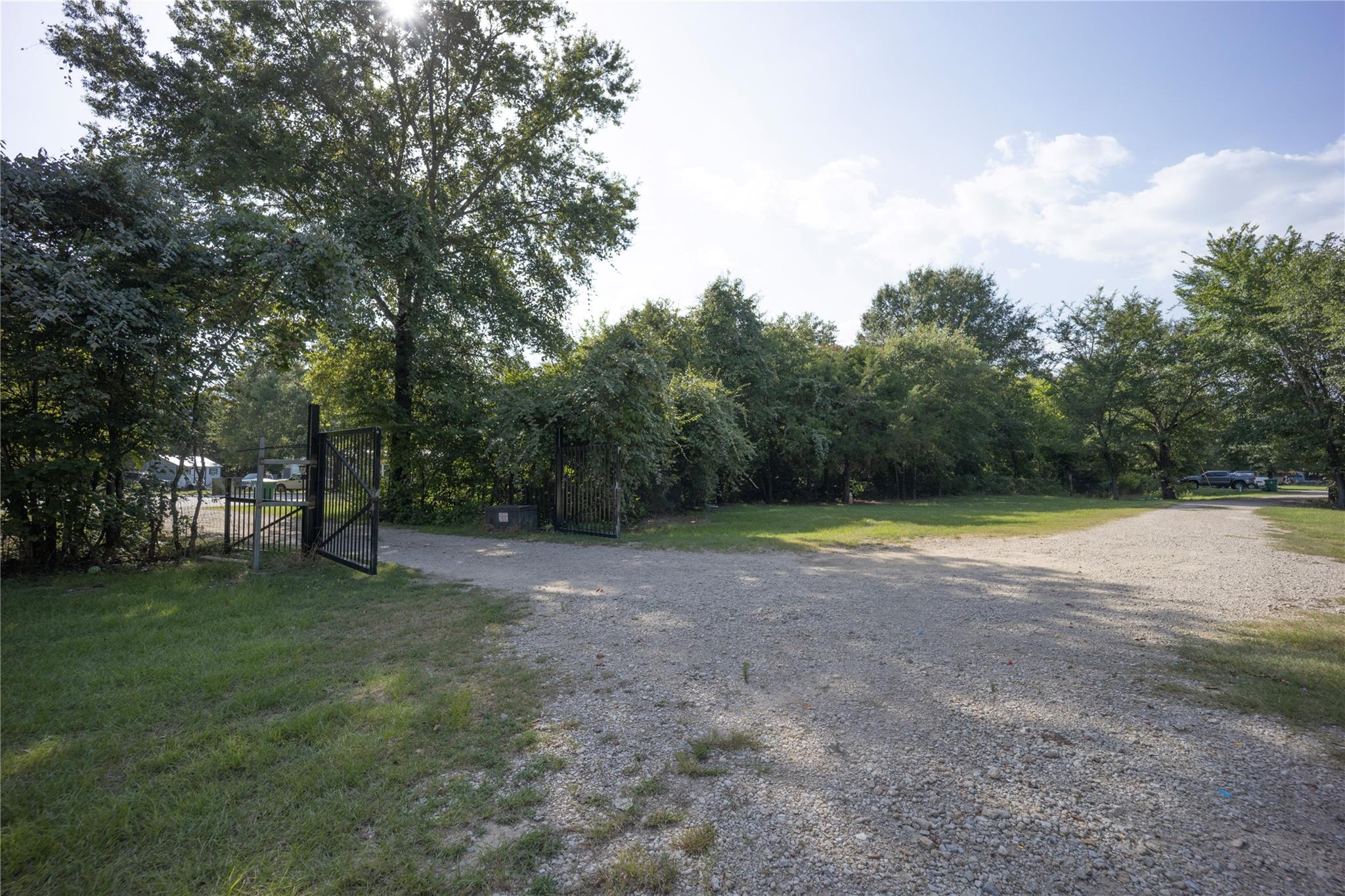 main property photo 32