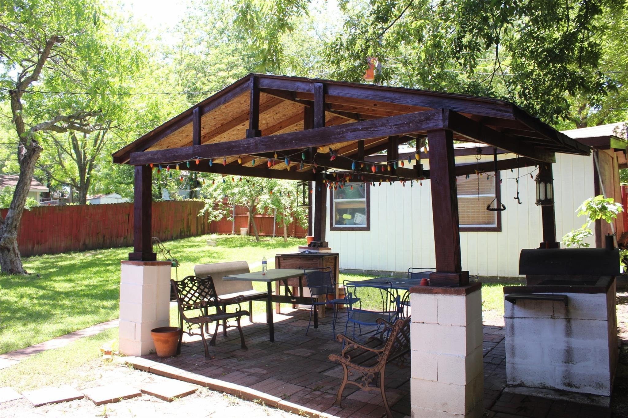 main property photo 17