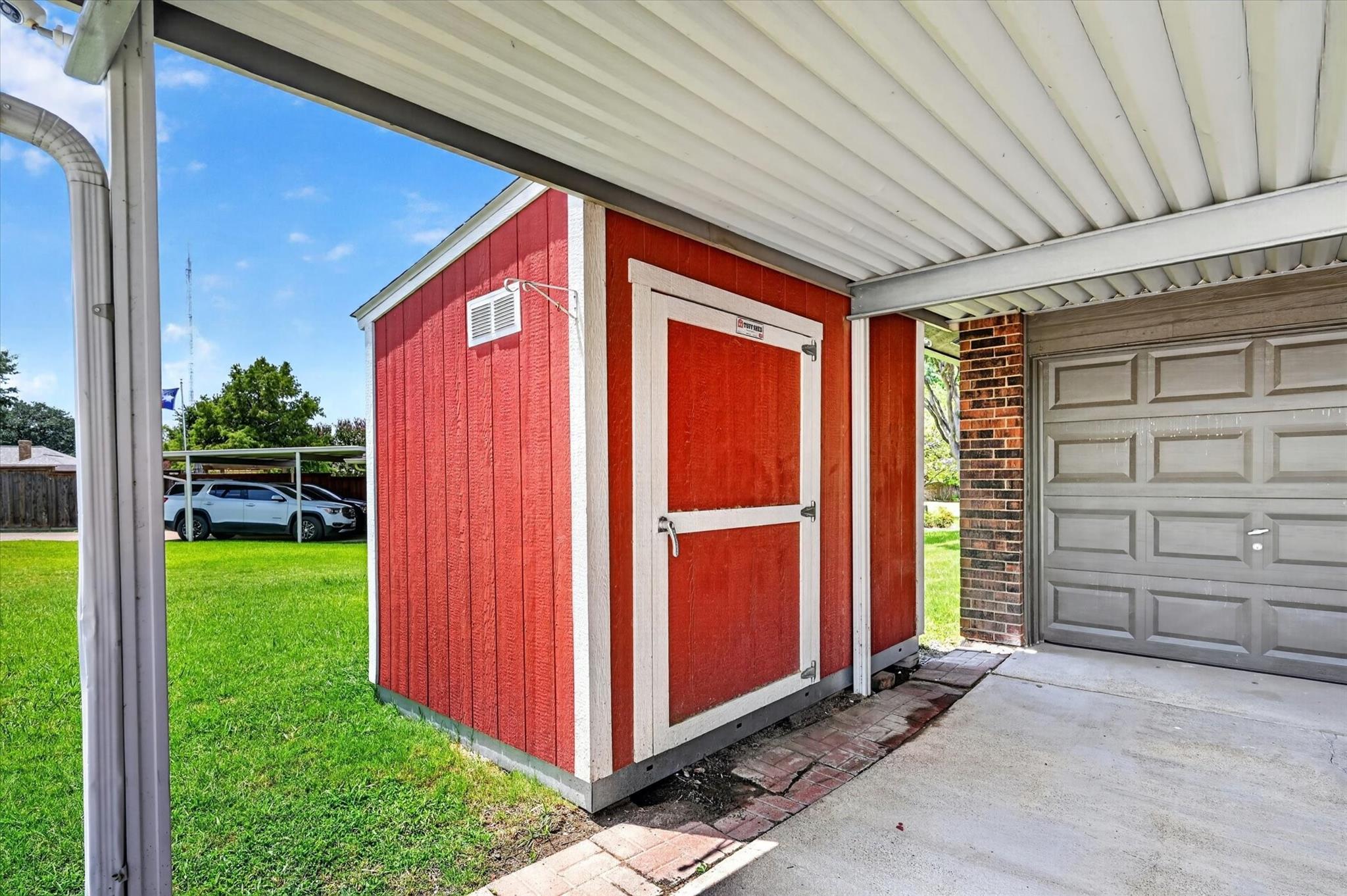 main property photo 32