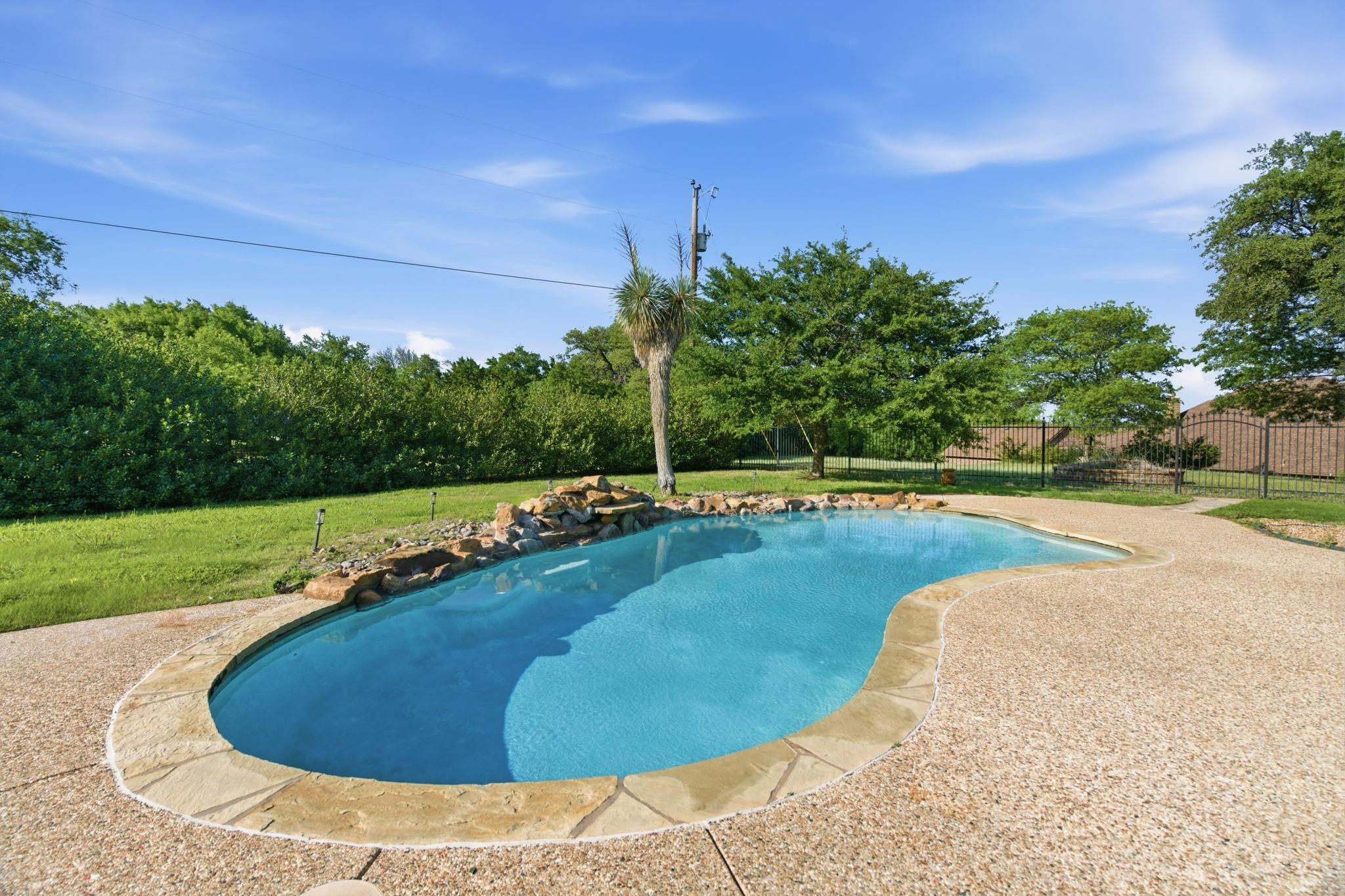 main property photo 35