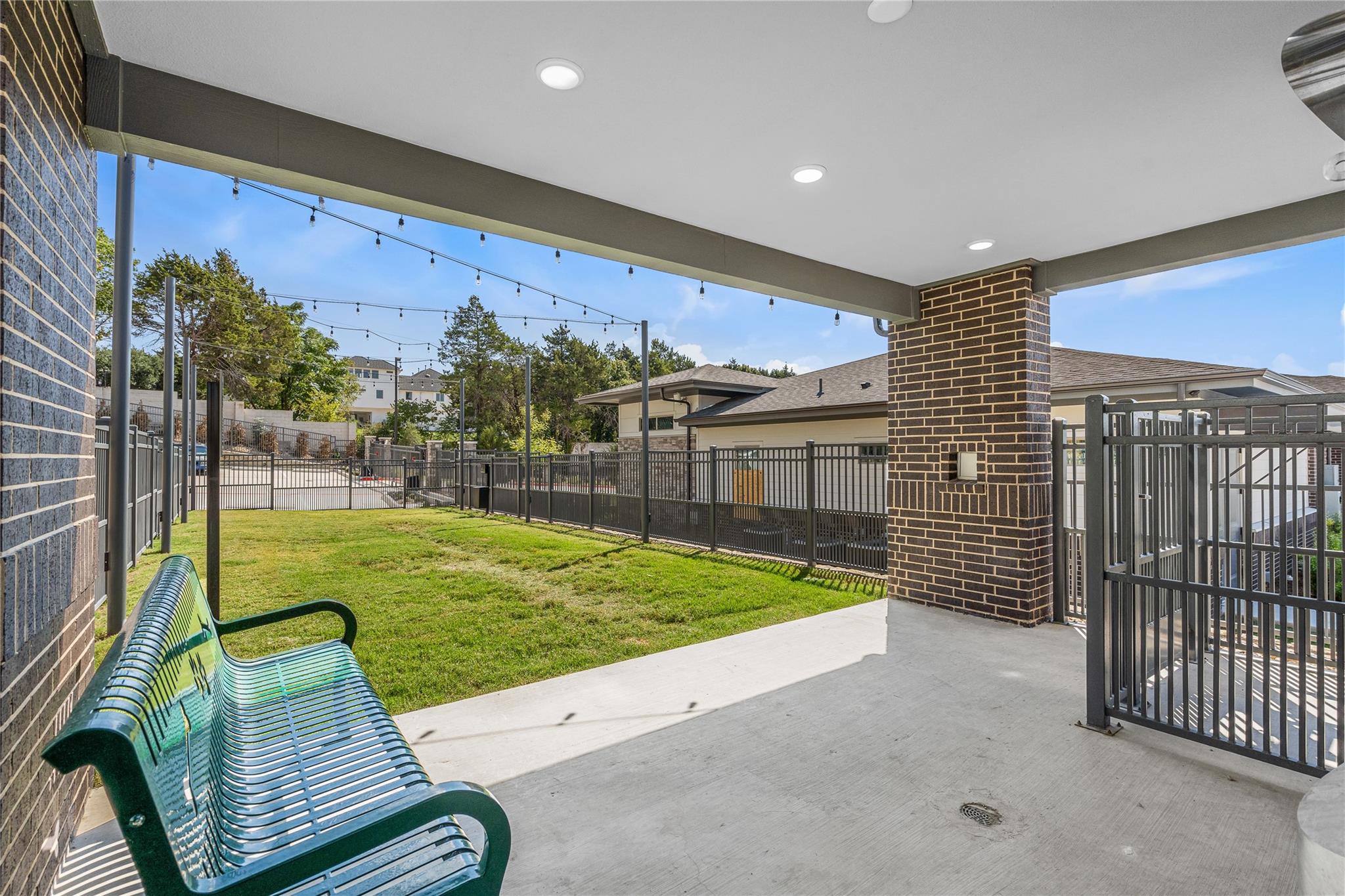 main property photo 14