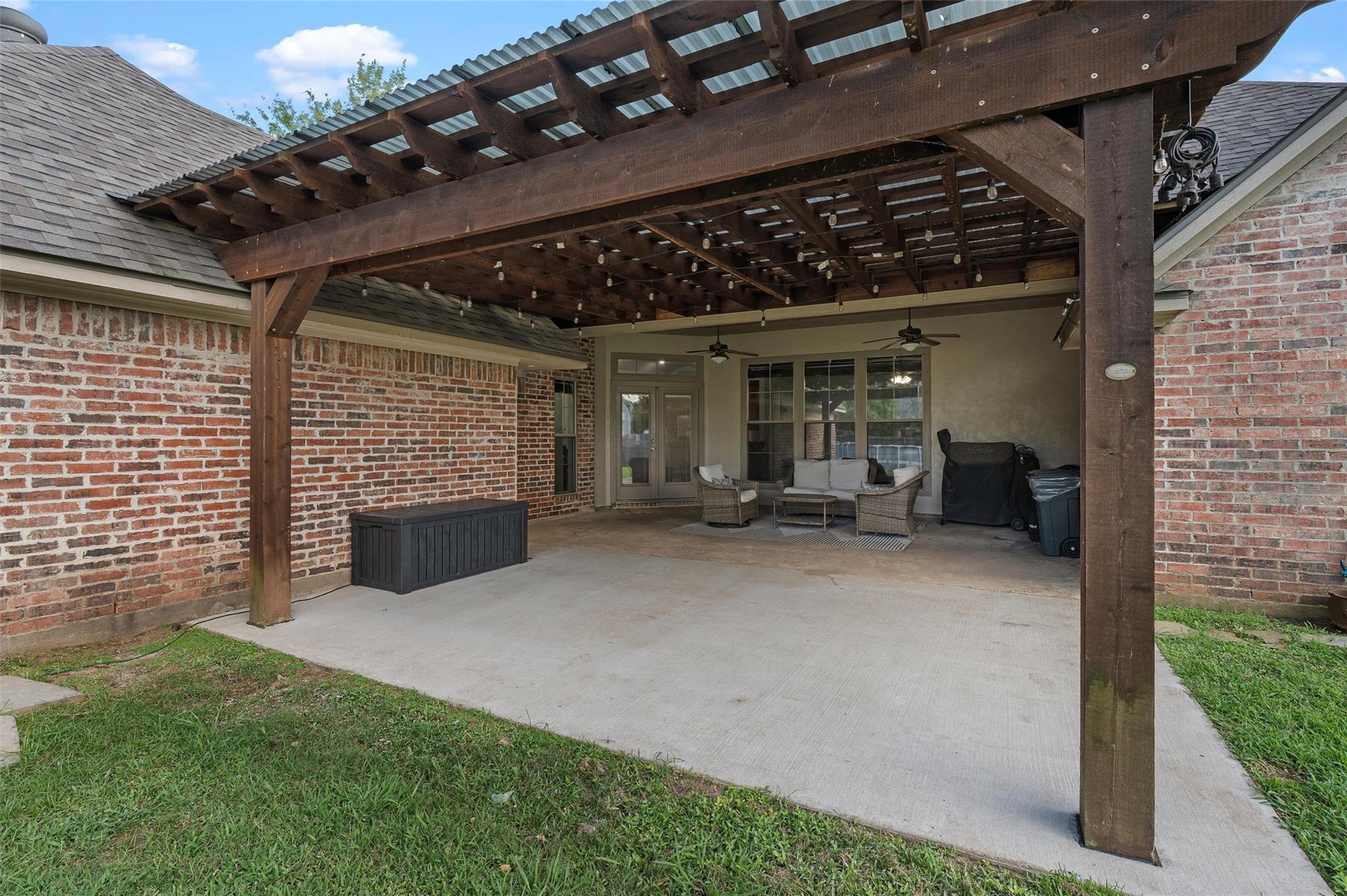 main property photo 33