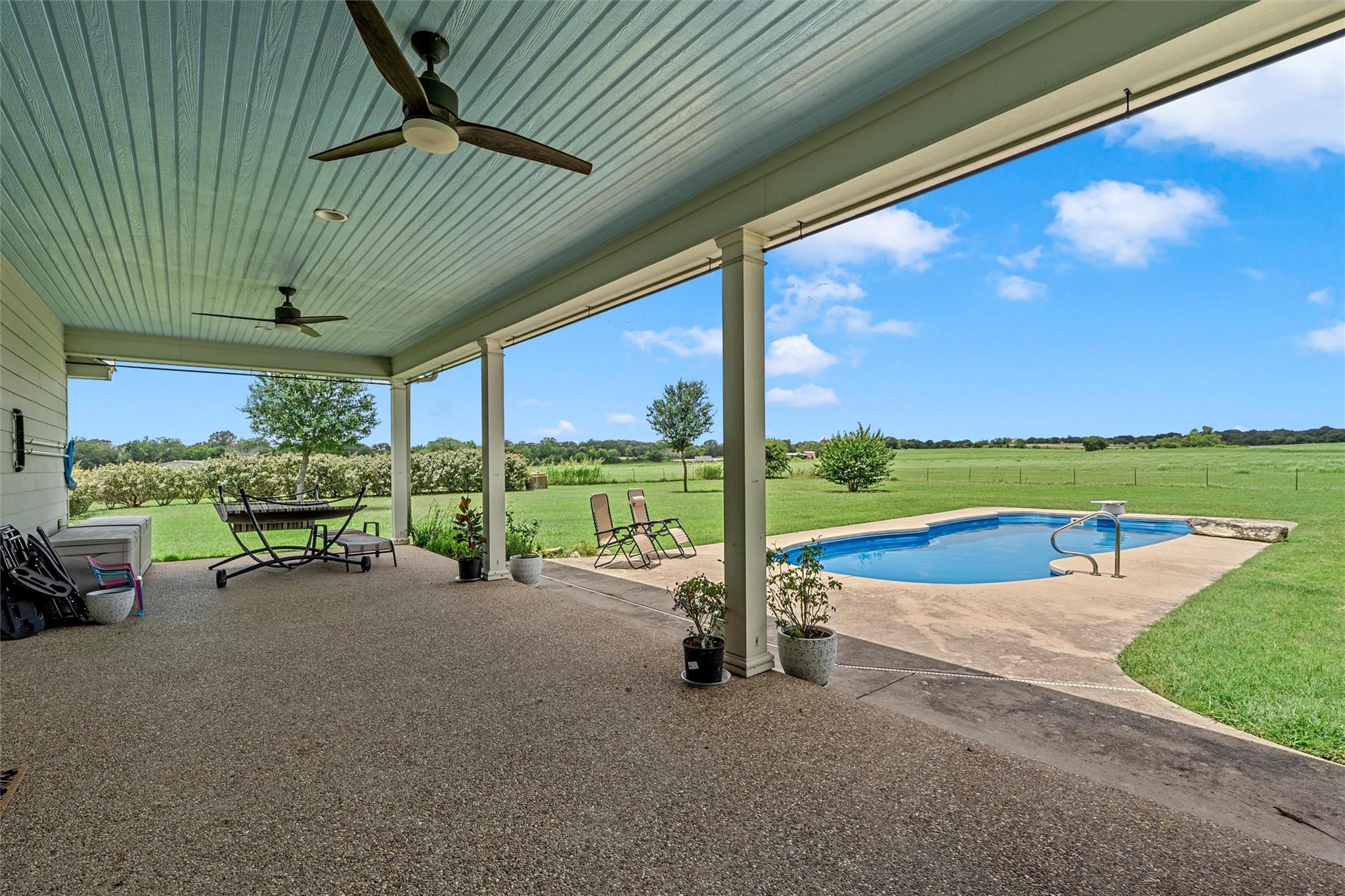 main property photo 25
