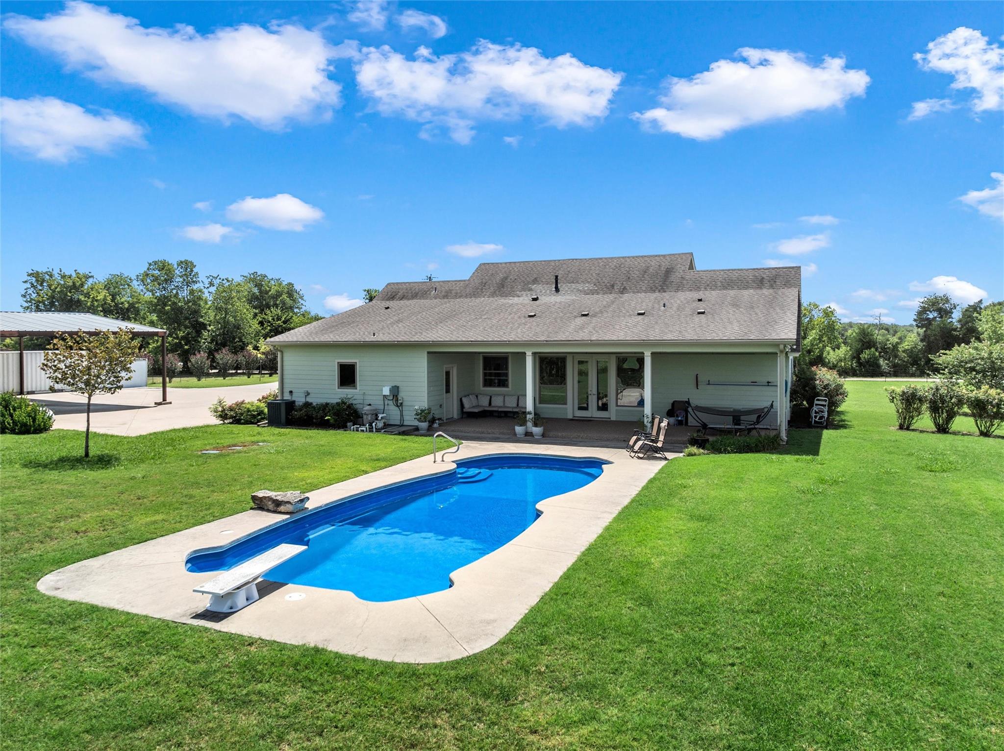 main property photo 37