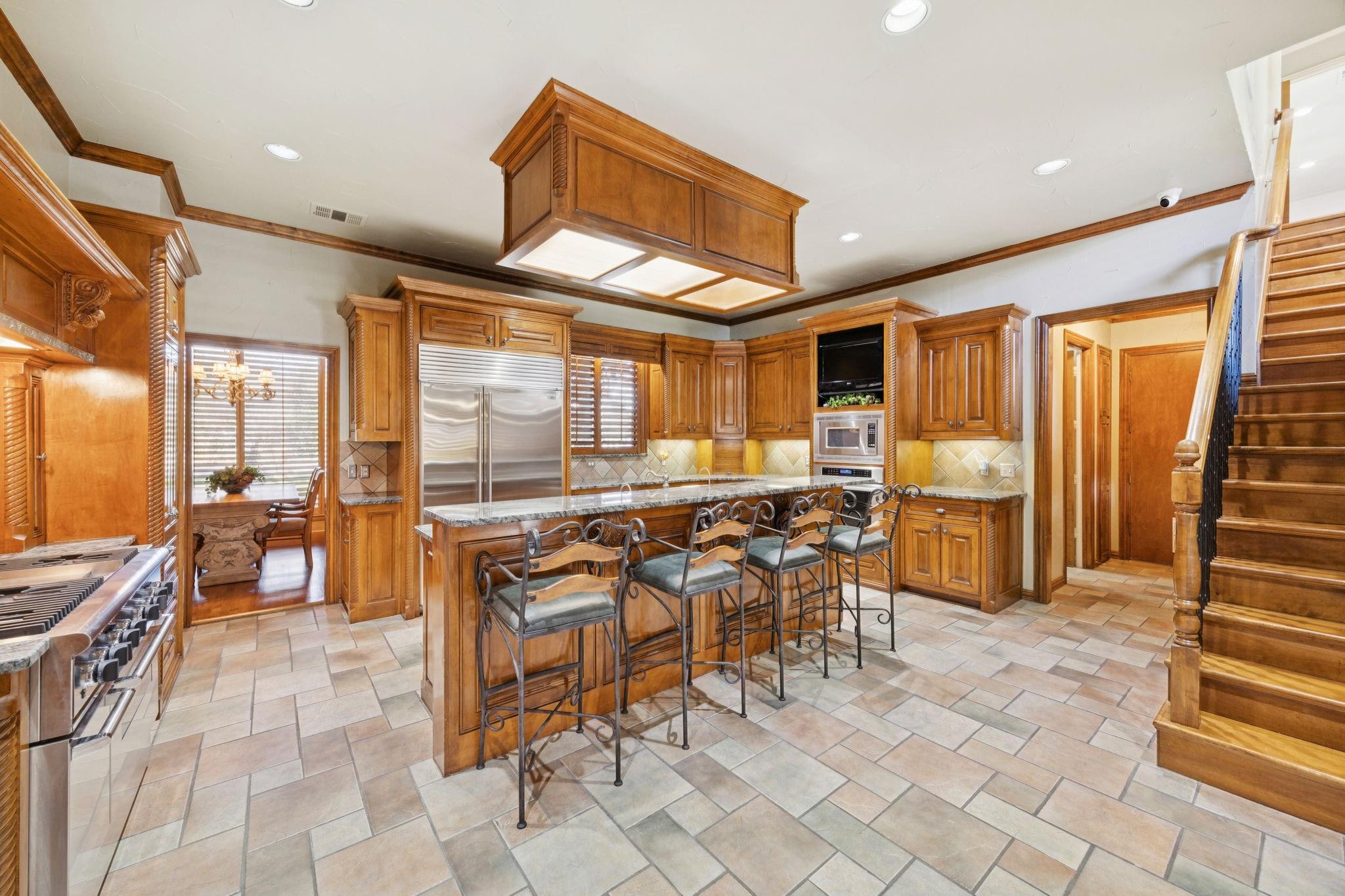 main property photo 22