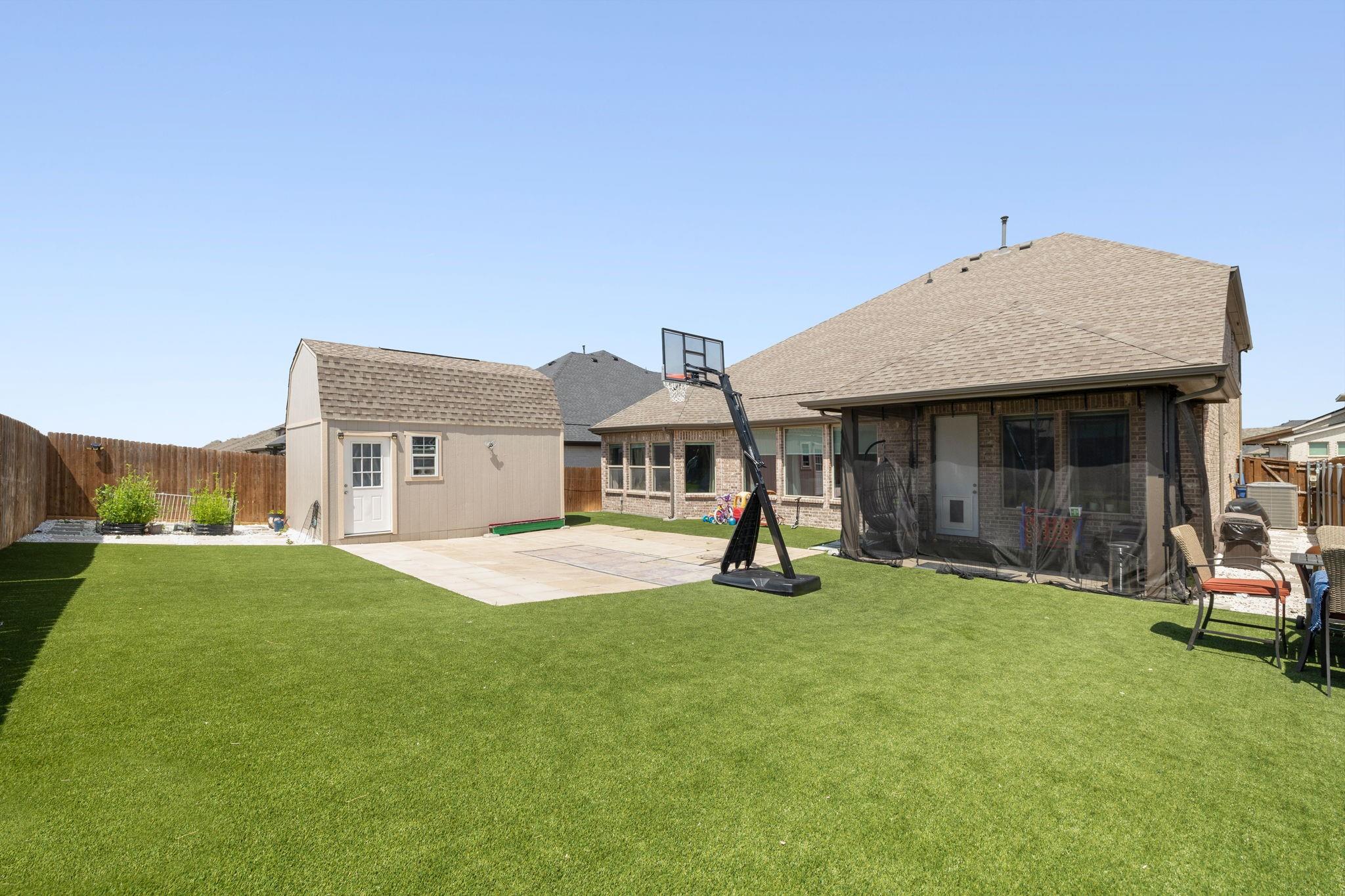 main property photo 13