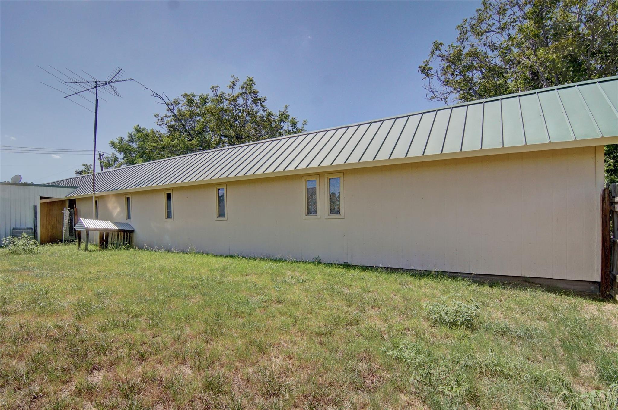 main property photo 23