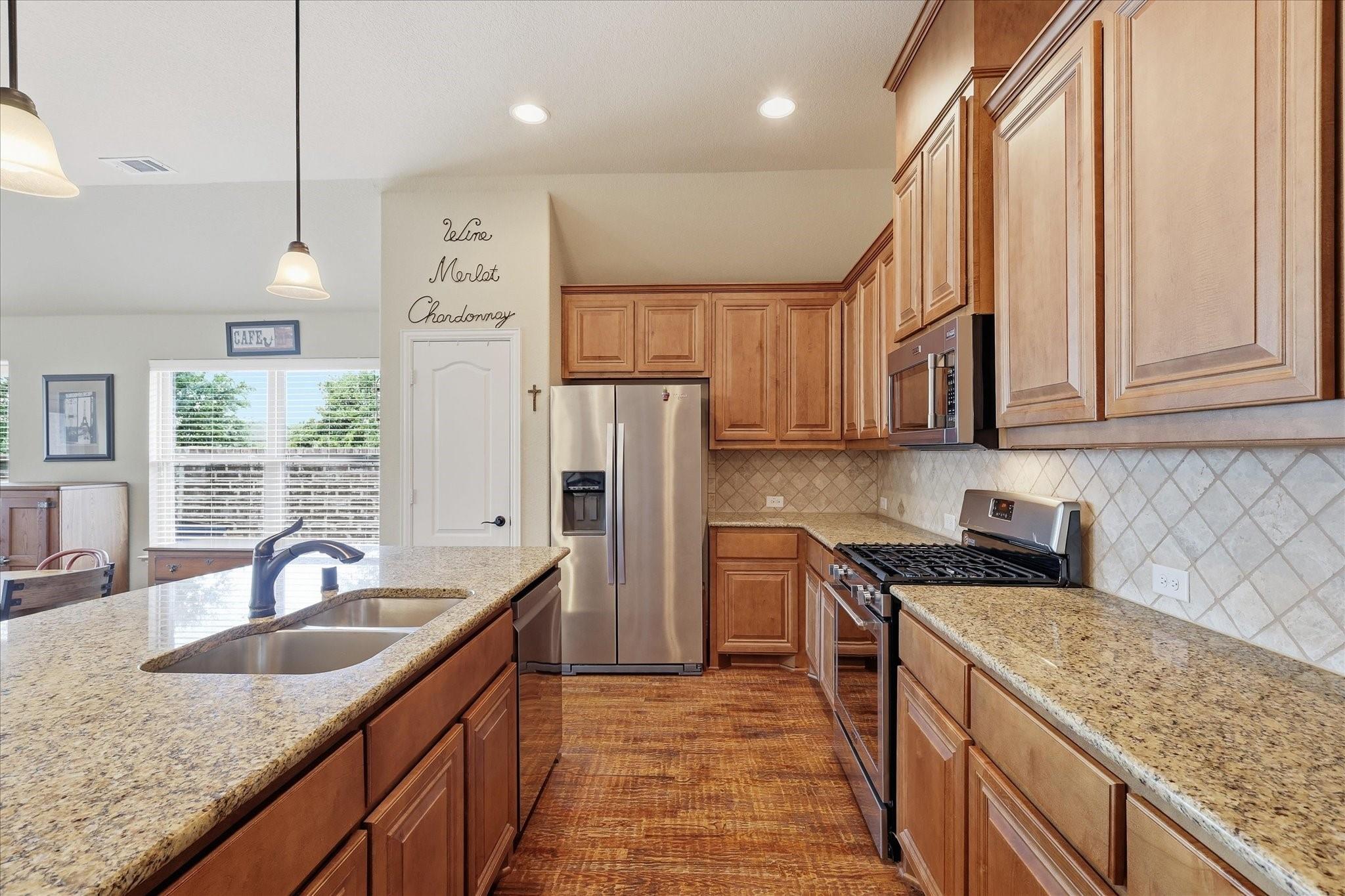 main property photo 8