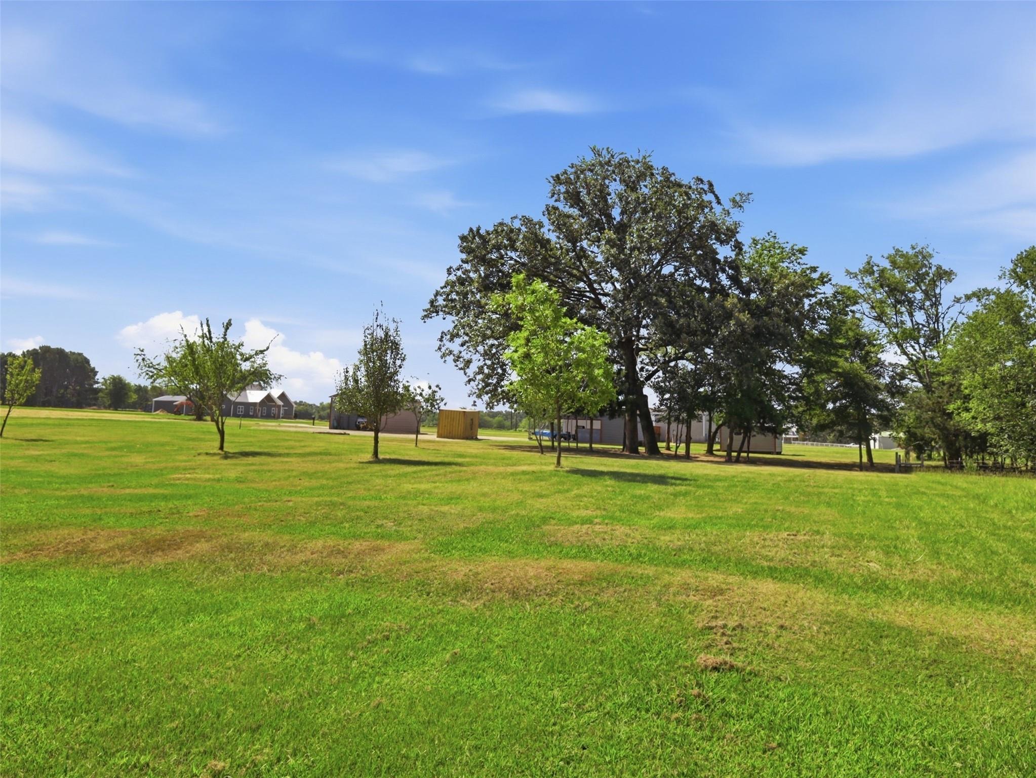 main property photo 28