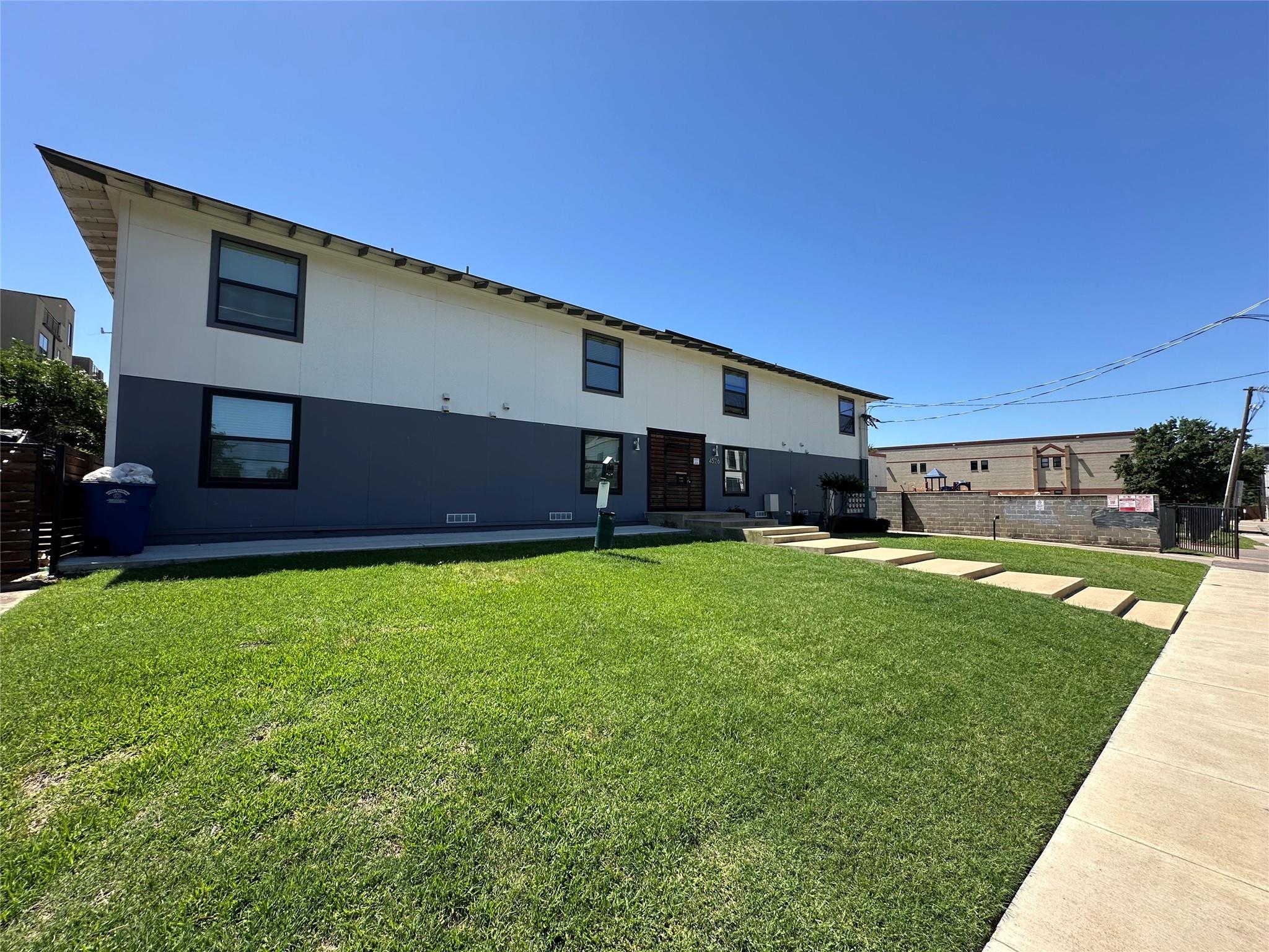 main property photo 3