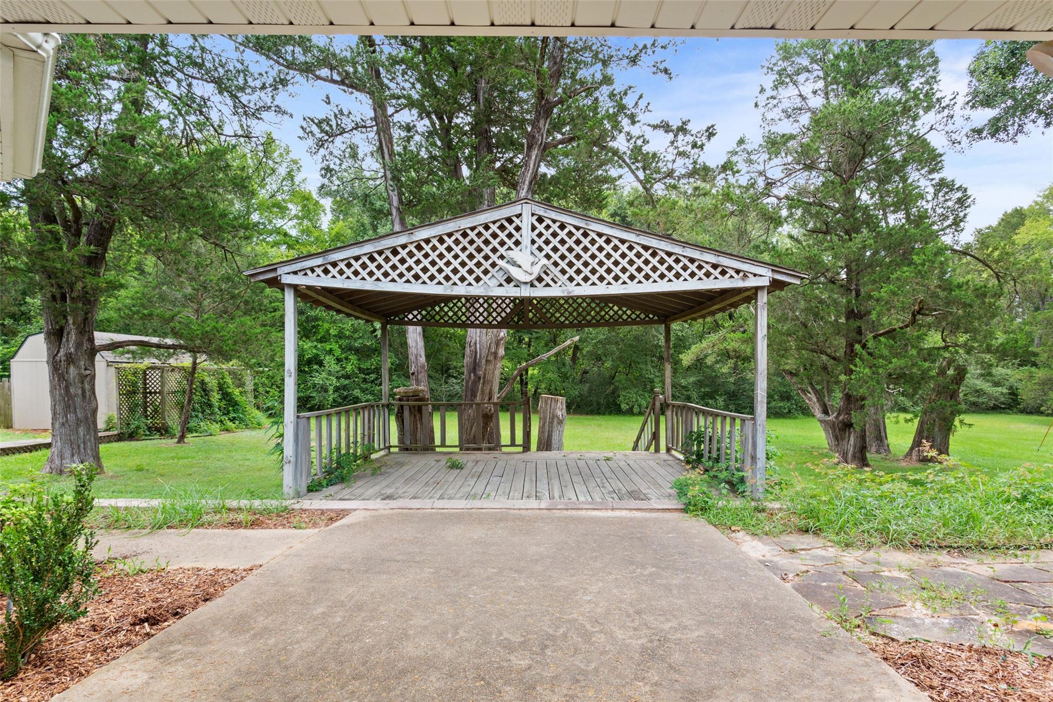 main property photo 27