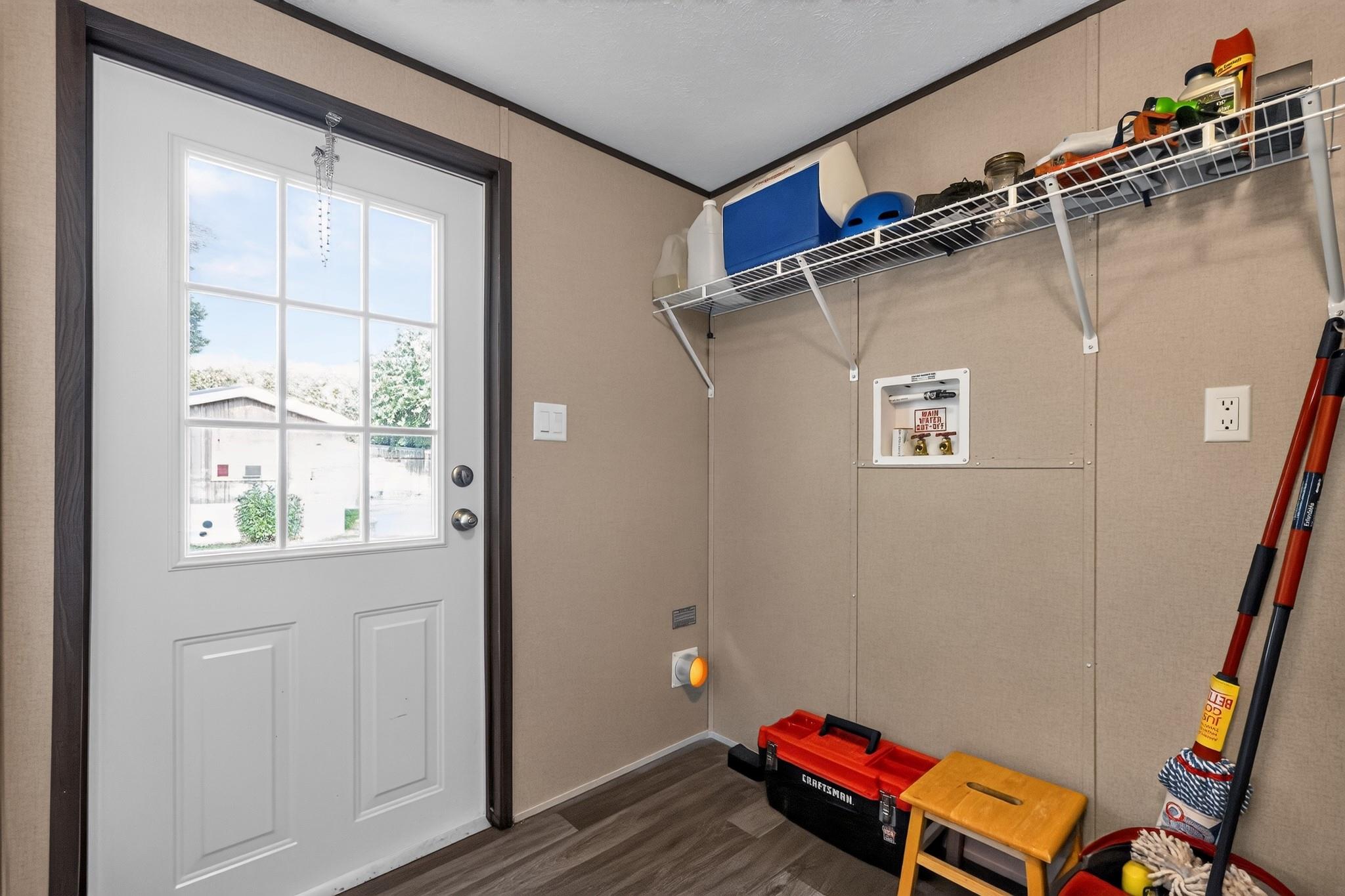 main property photo 14