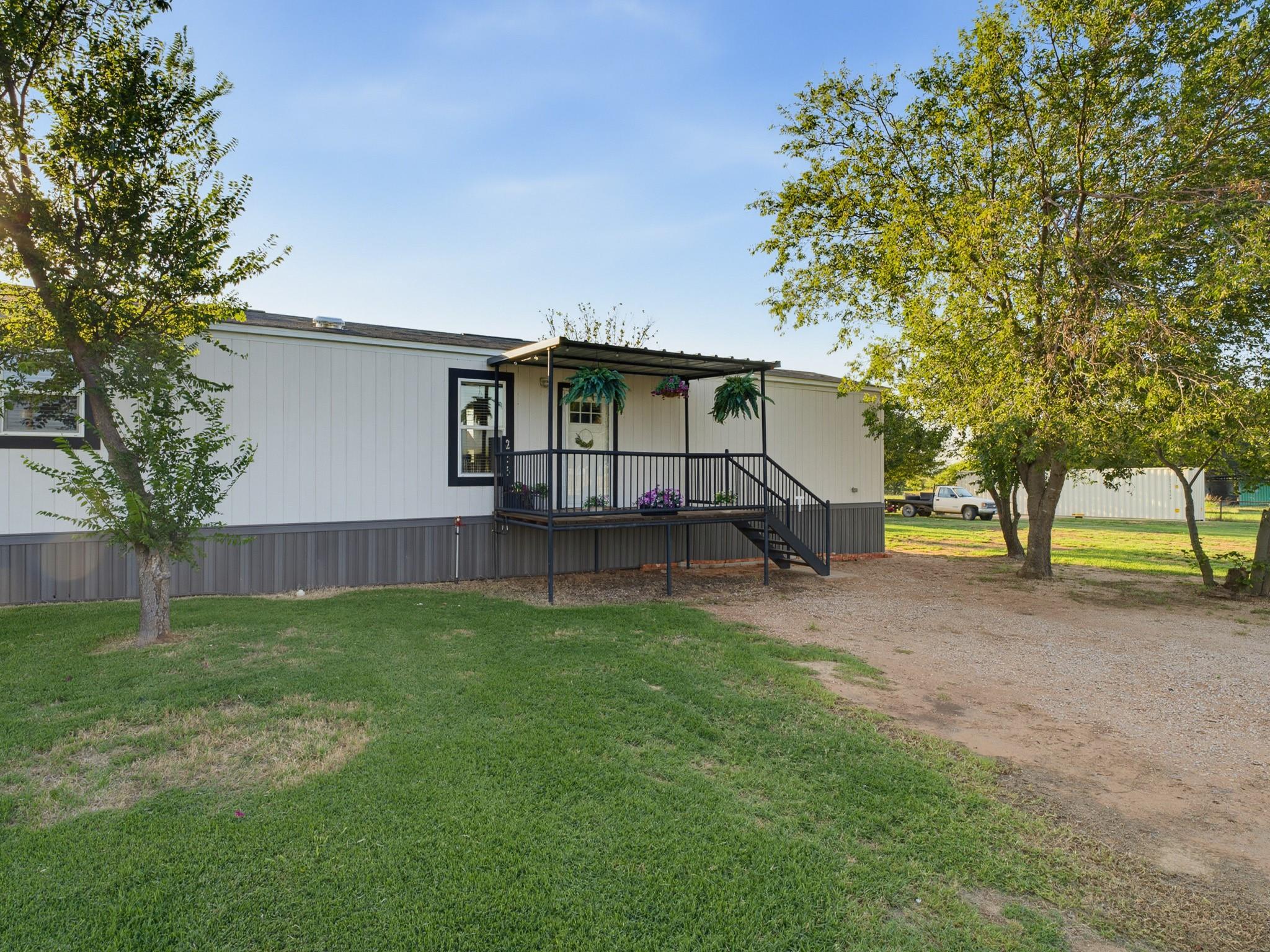 main property photo 0