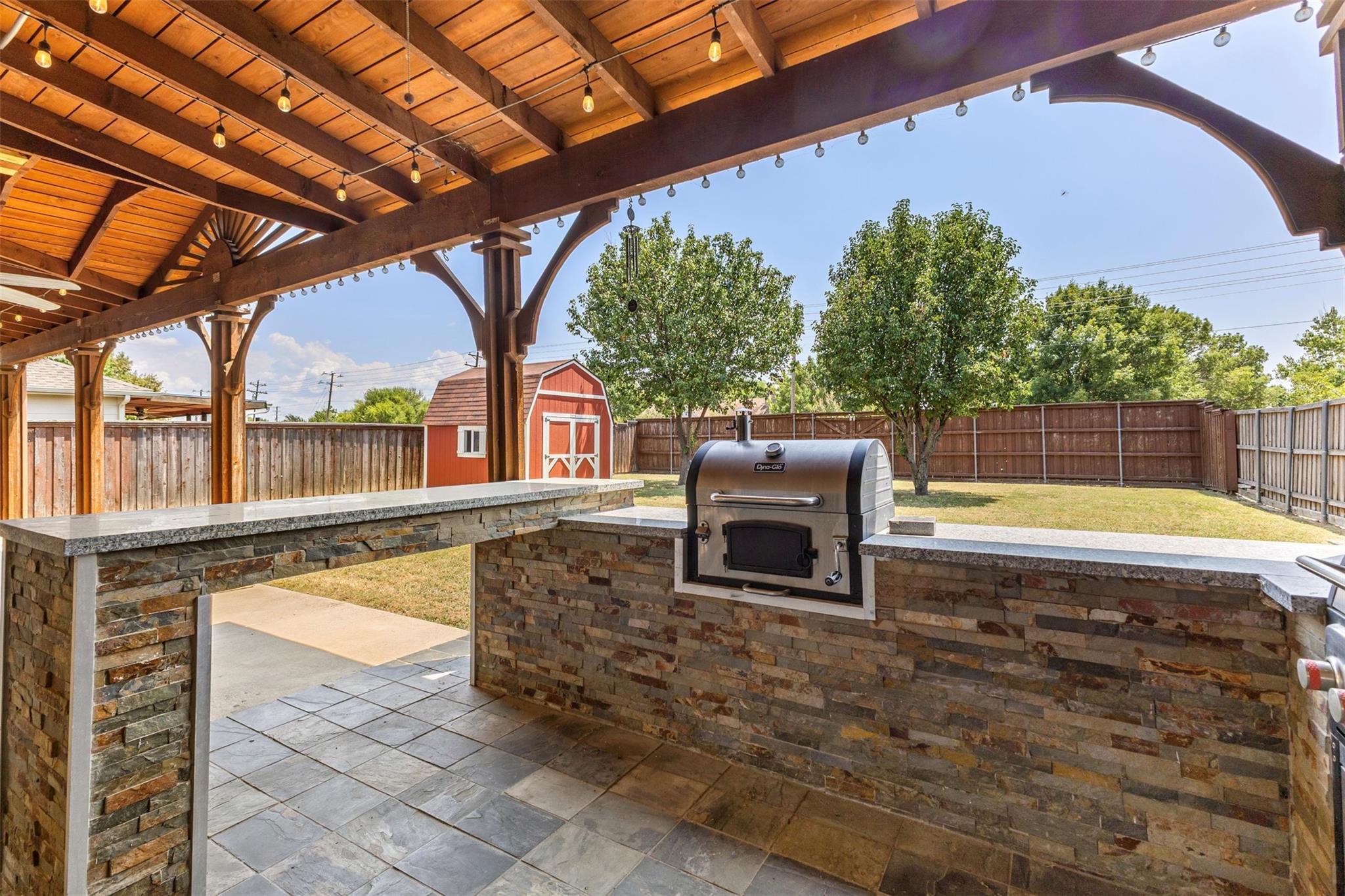 main property photo 28