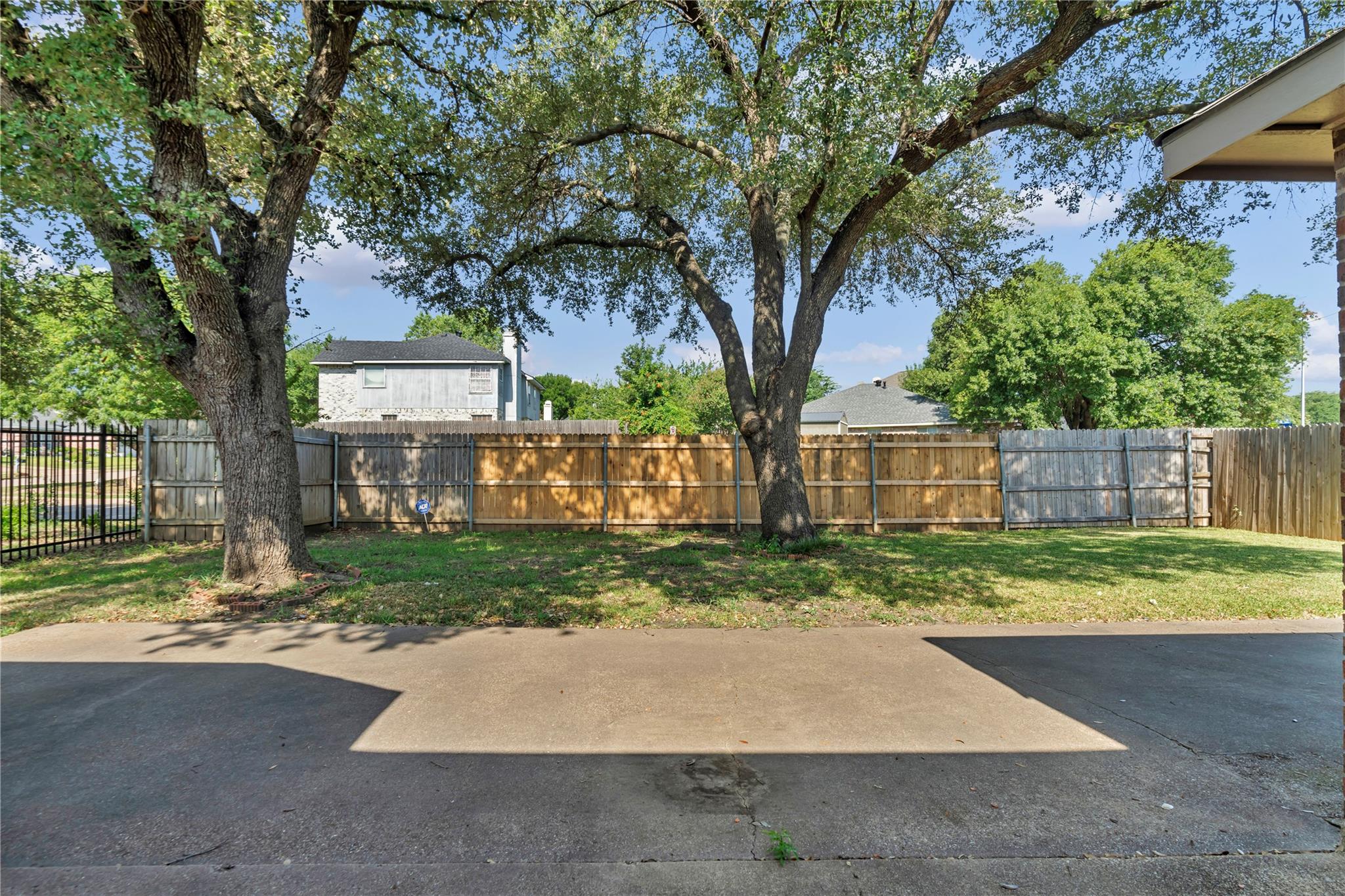 main property photo 30