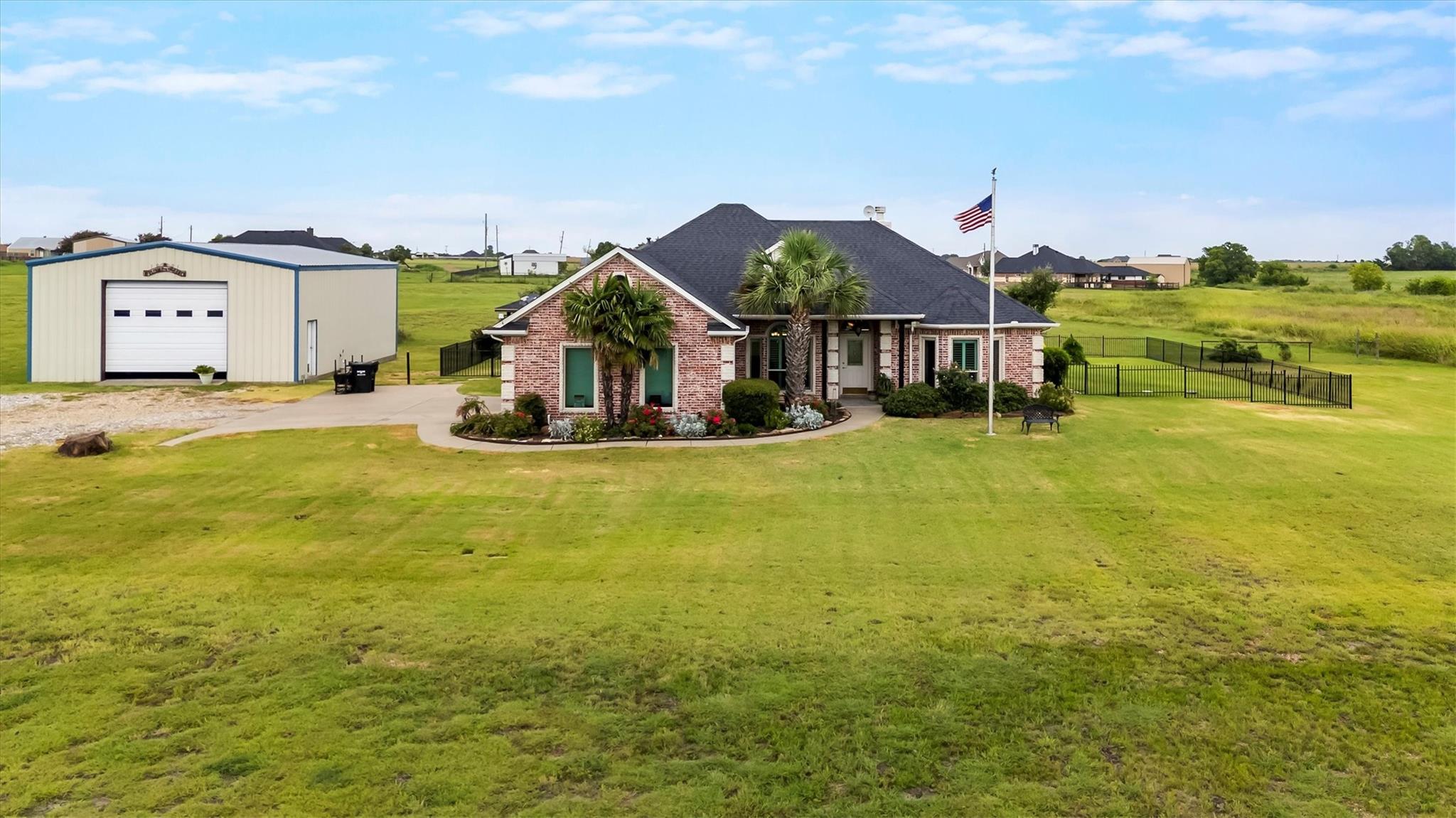 main property photo 37