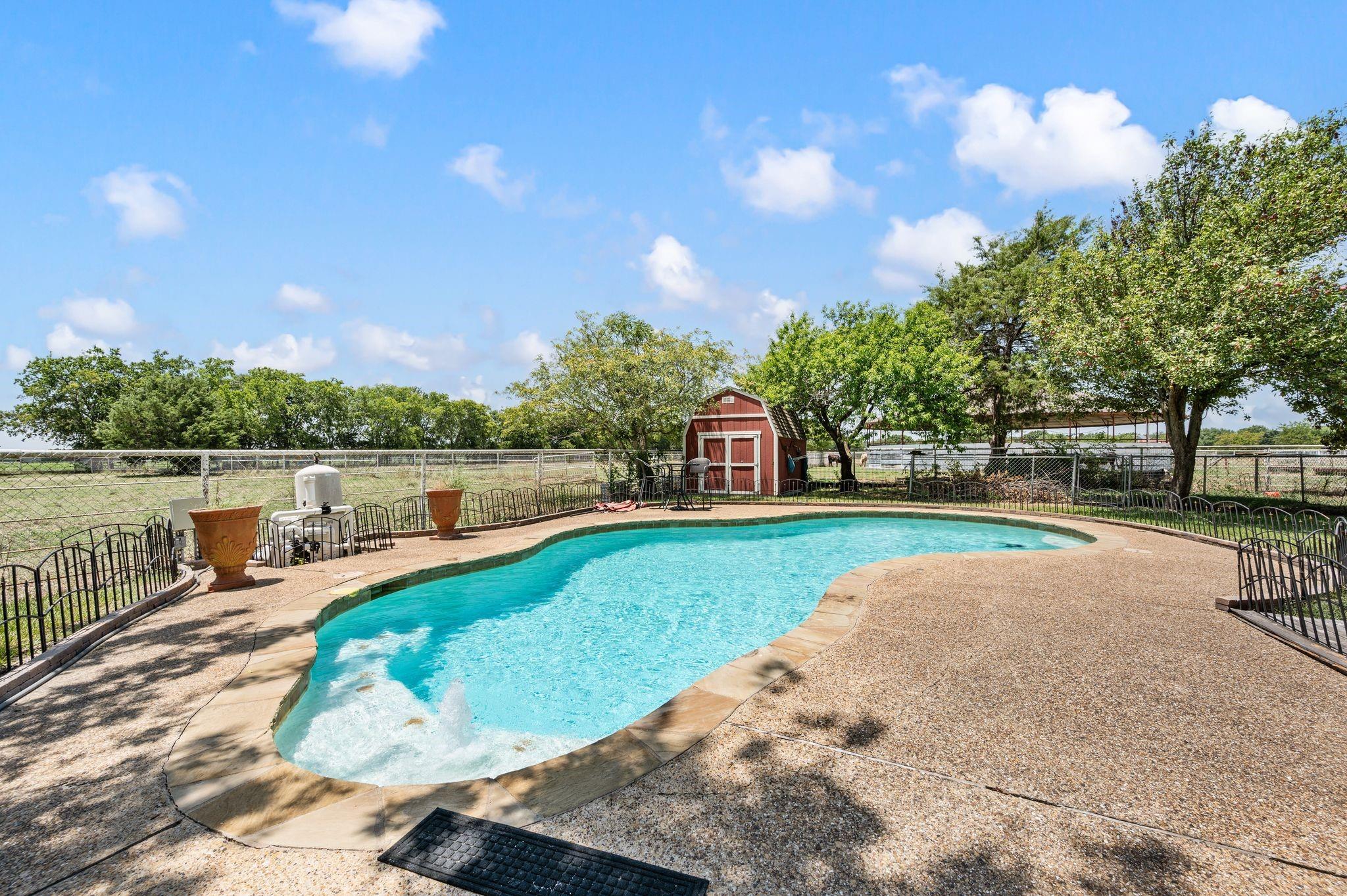 main property photo 21
