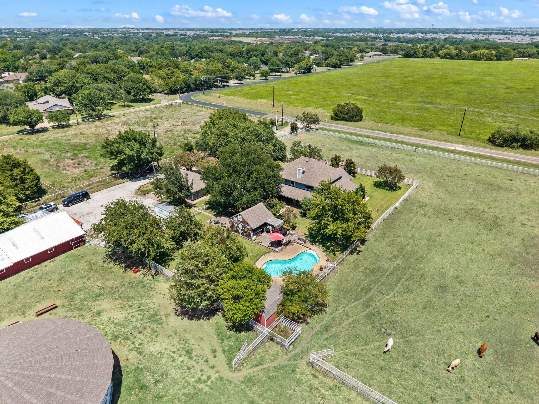 main property photo 39