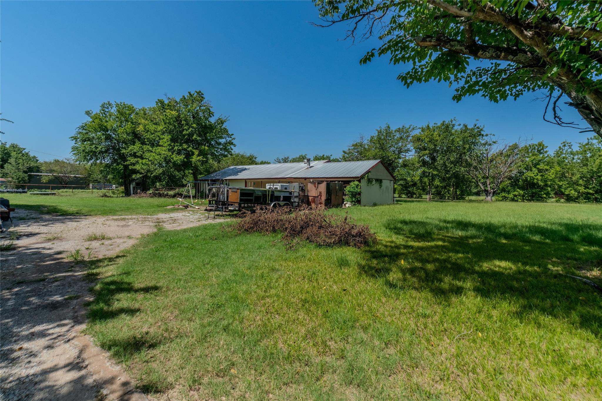 main property photo 18