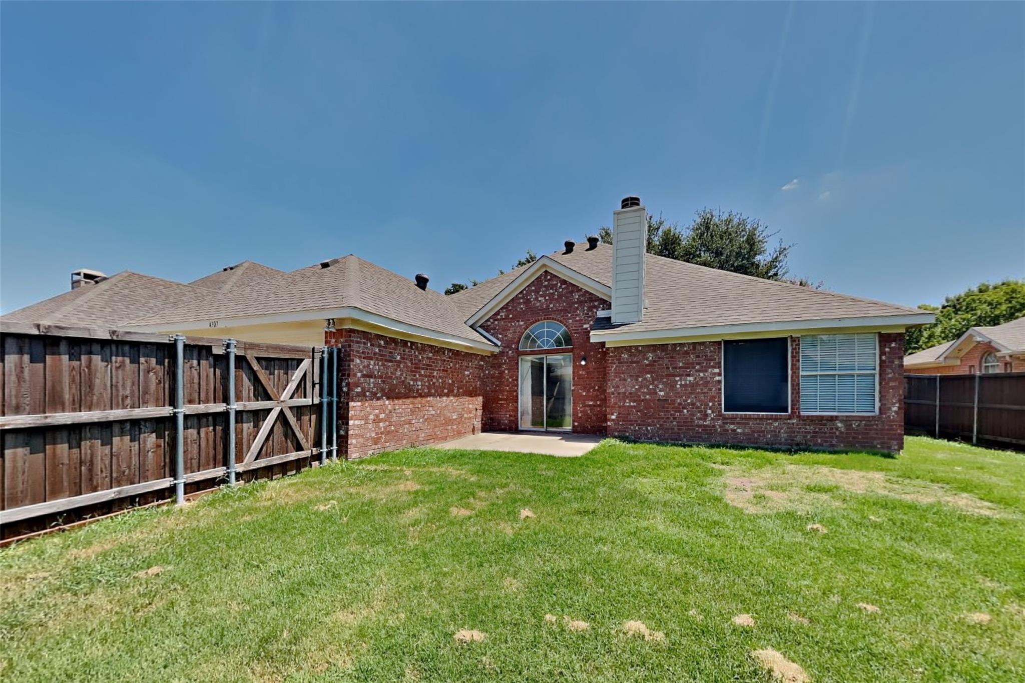 main property photo 18