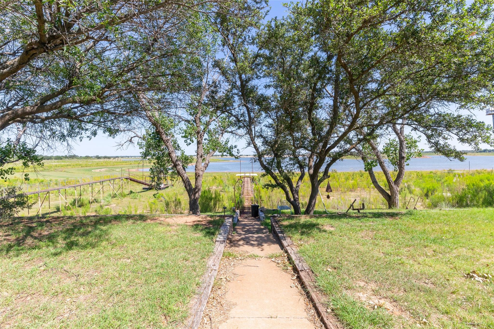 main property photo 19