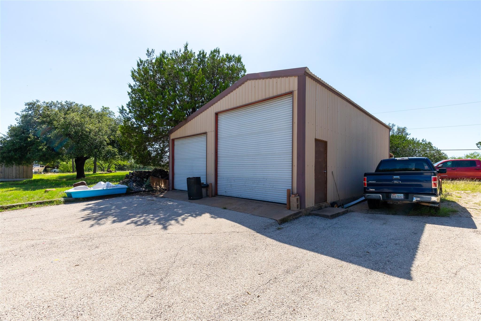 main property photo 30